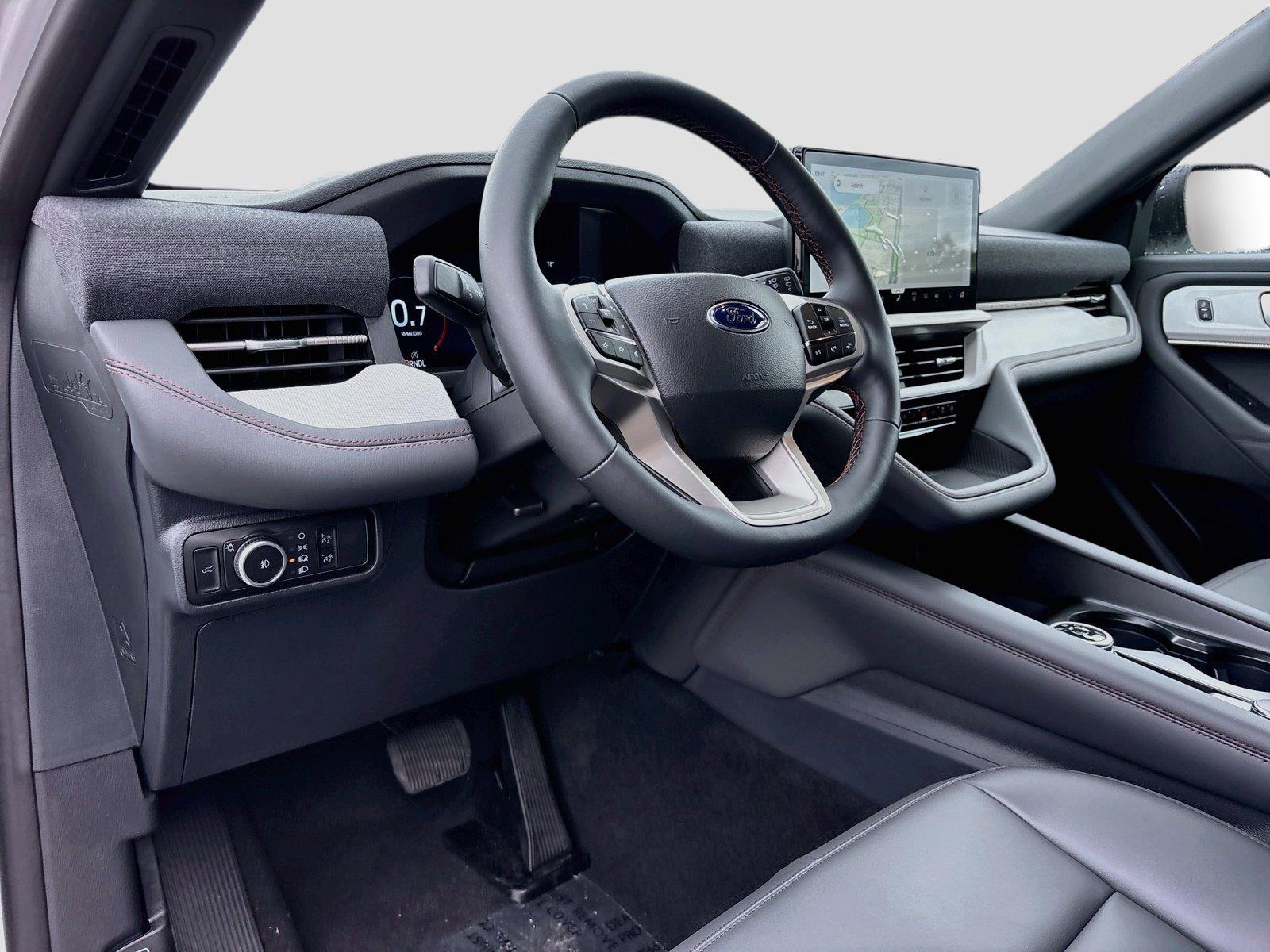 2027 Ford Explorer Active w/200A Pkg