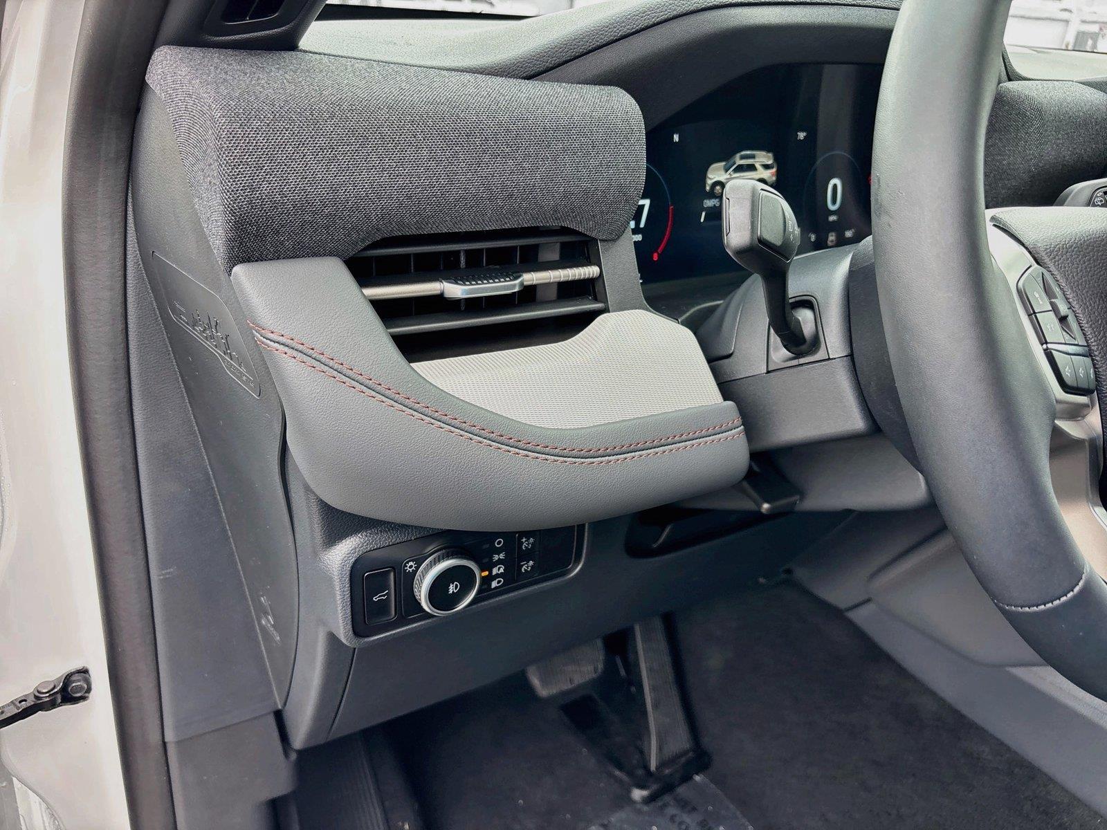 2027 Ford Explorer Active w/200A Pkg