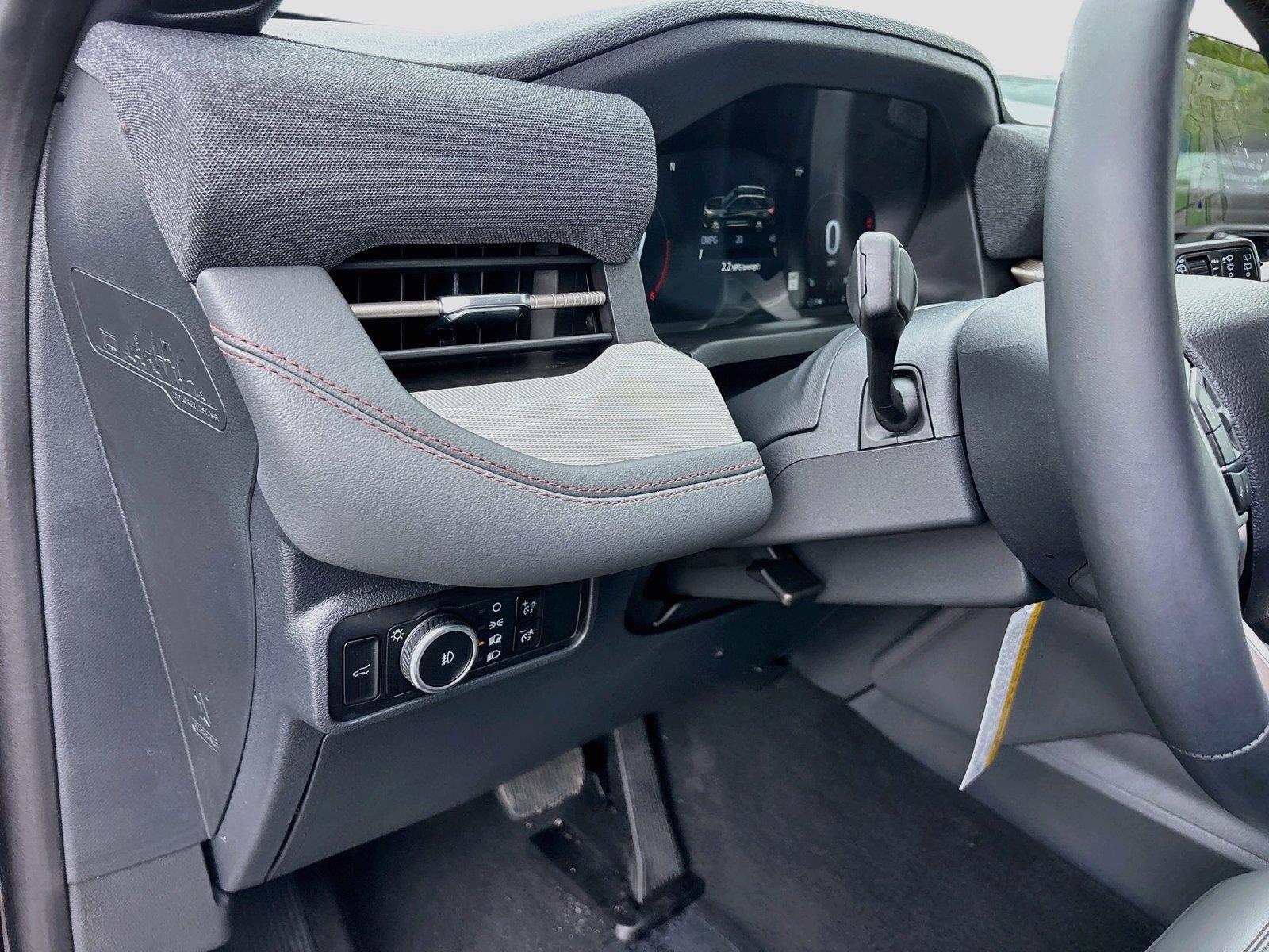 2027 Ford Explorer Active w/200A Pkg