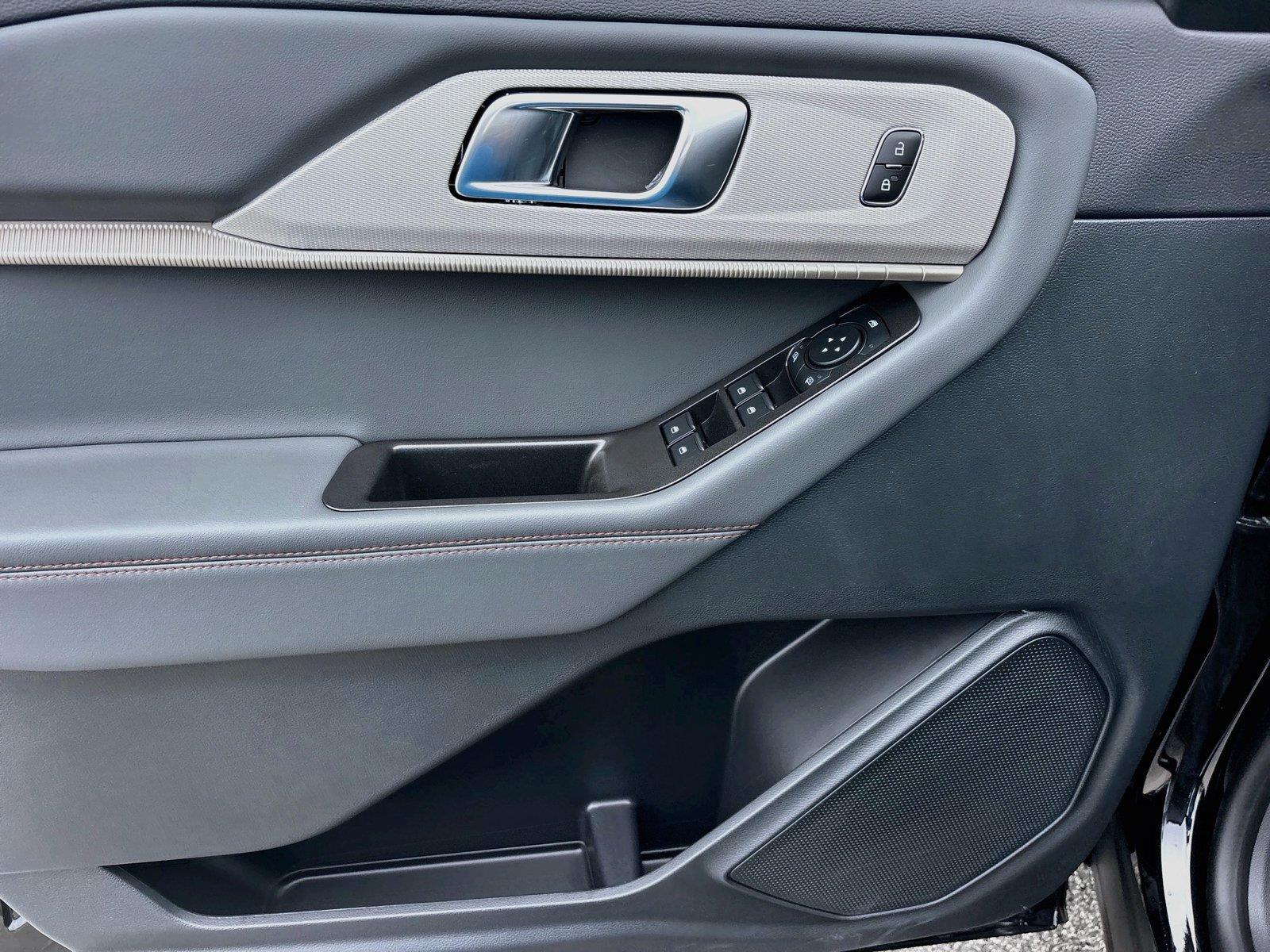 2027 Ford Explorer Active w/200A Pkg