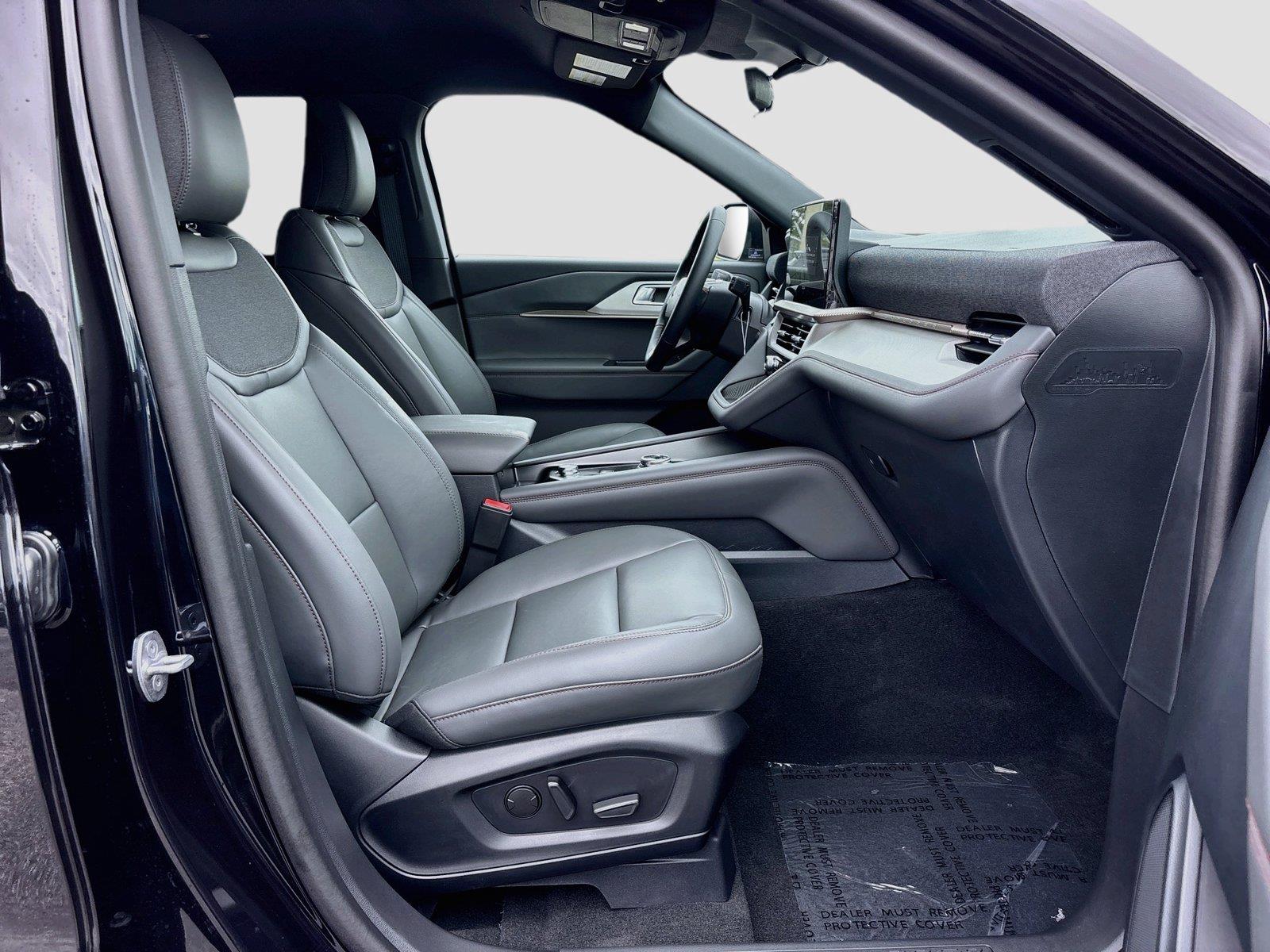 2027 Ford Explorer Active w/200A Pkg
