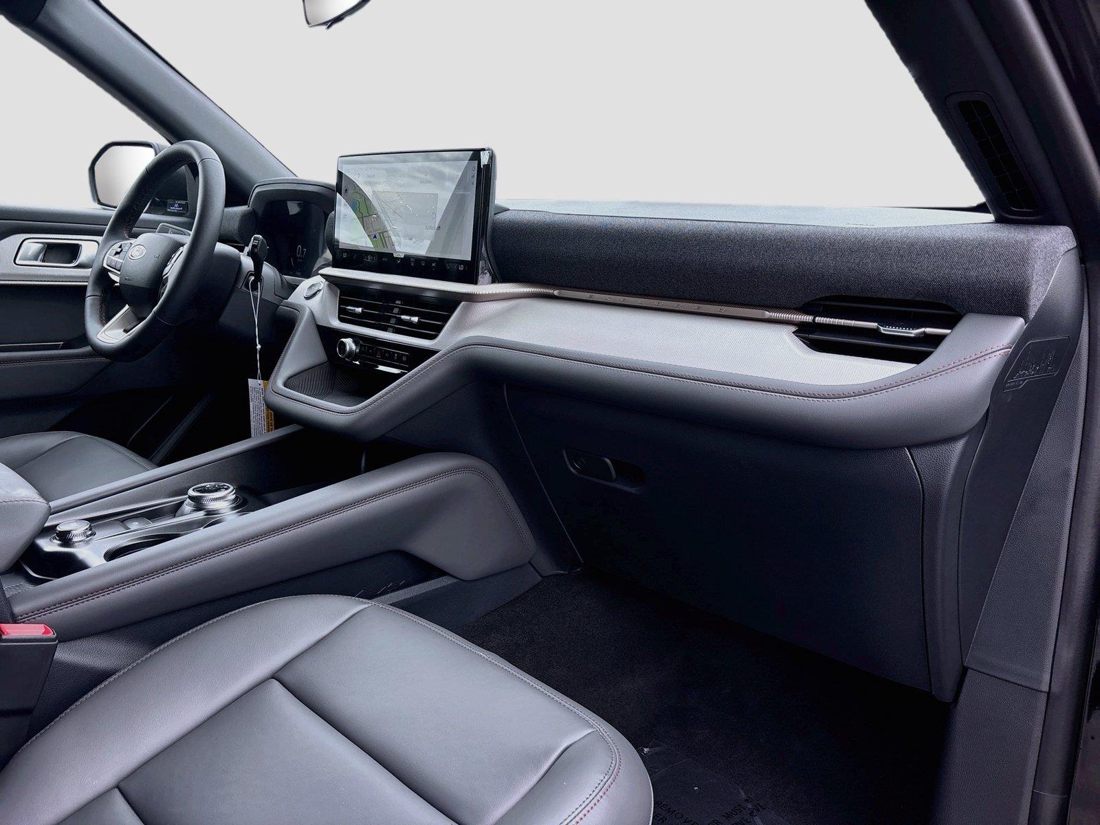 2027 Ford Explorer Active w/200A Pkg