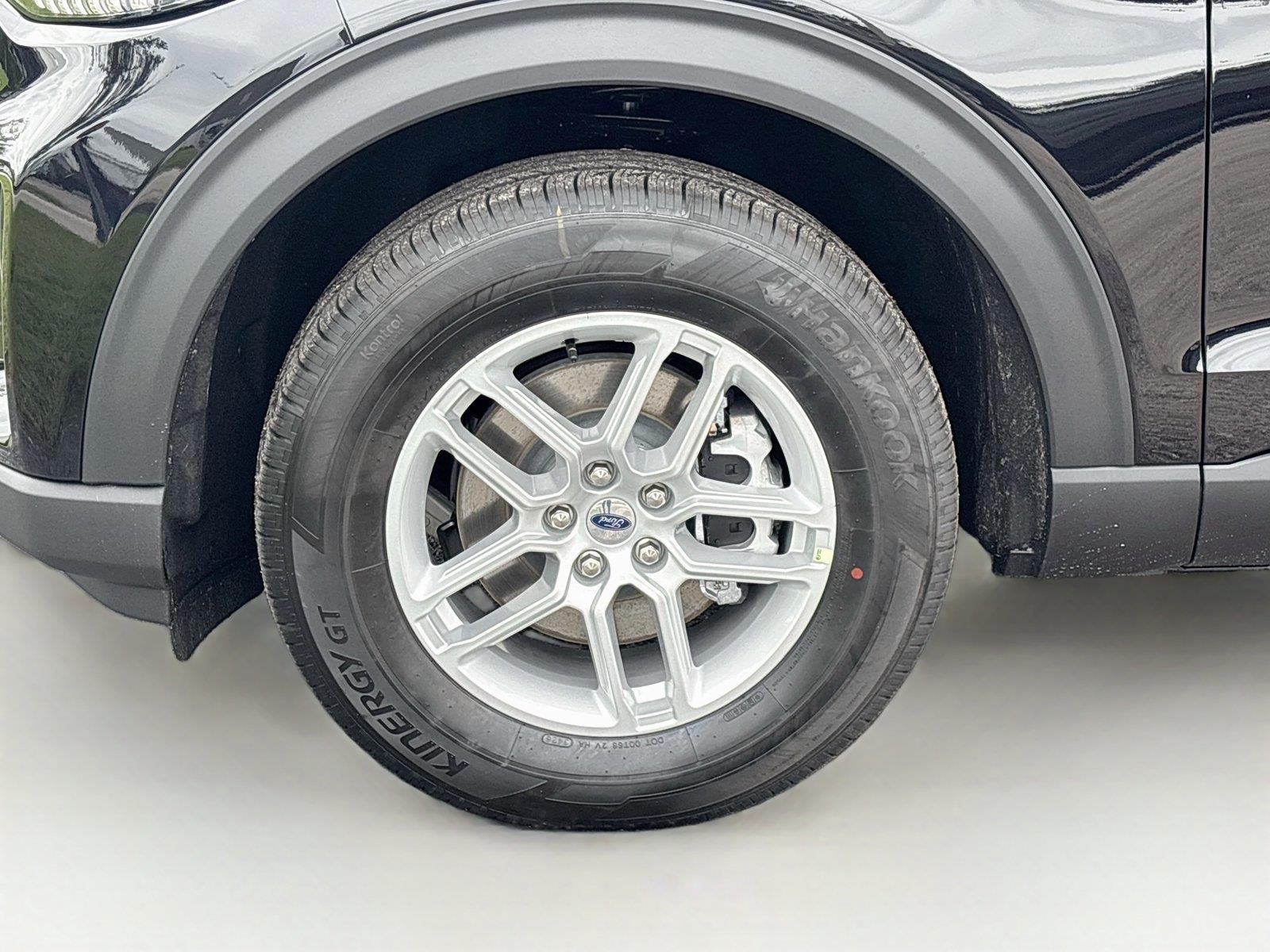 2027 Ford Explorer Active w/200A Pkg