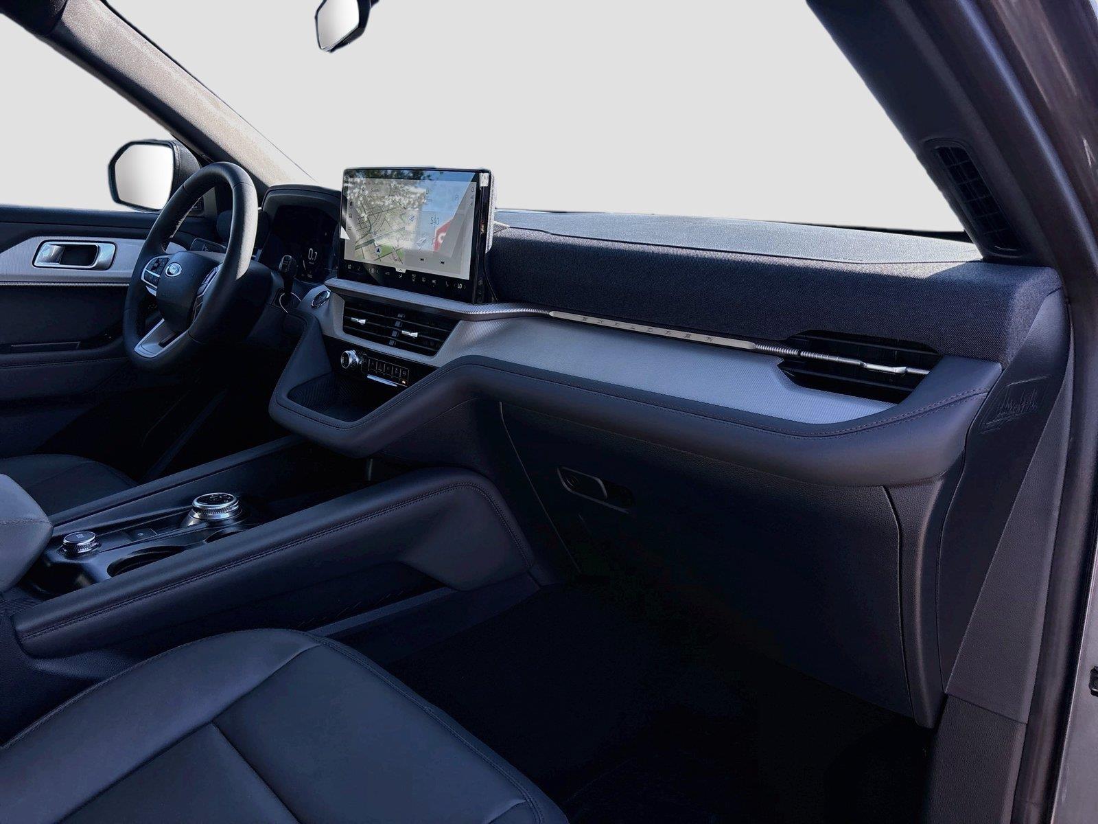 2027 Ford Explorer Active w/200A Pkg