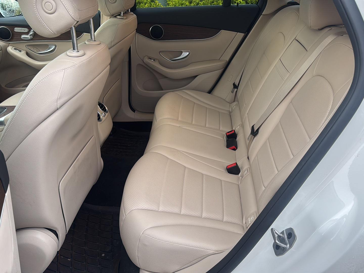 2022 Mercedes Benz GLC 300 4MATIC photo 2