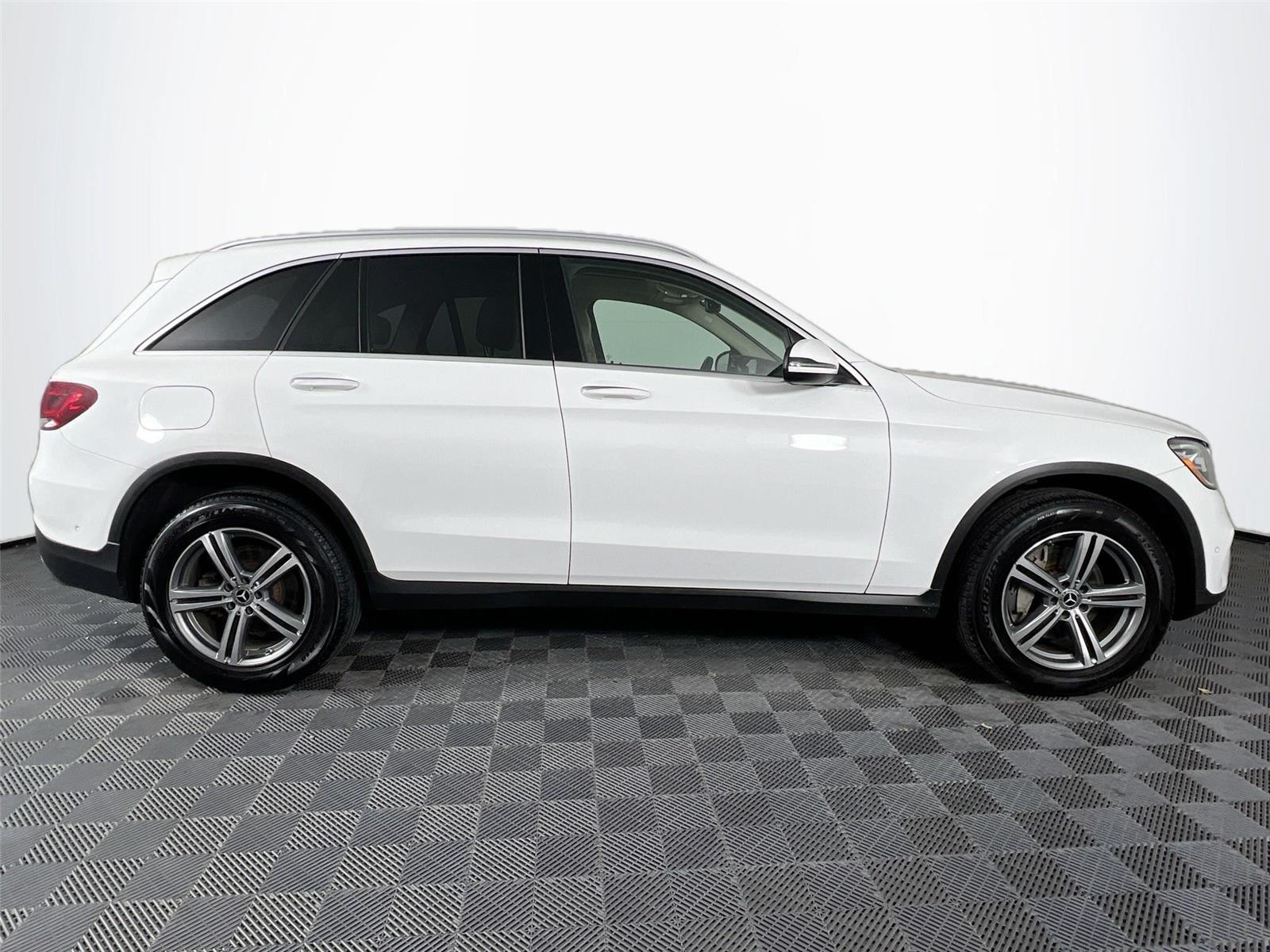 2021 Mercedes Benz GLC 300 4MATIC photo 2