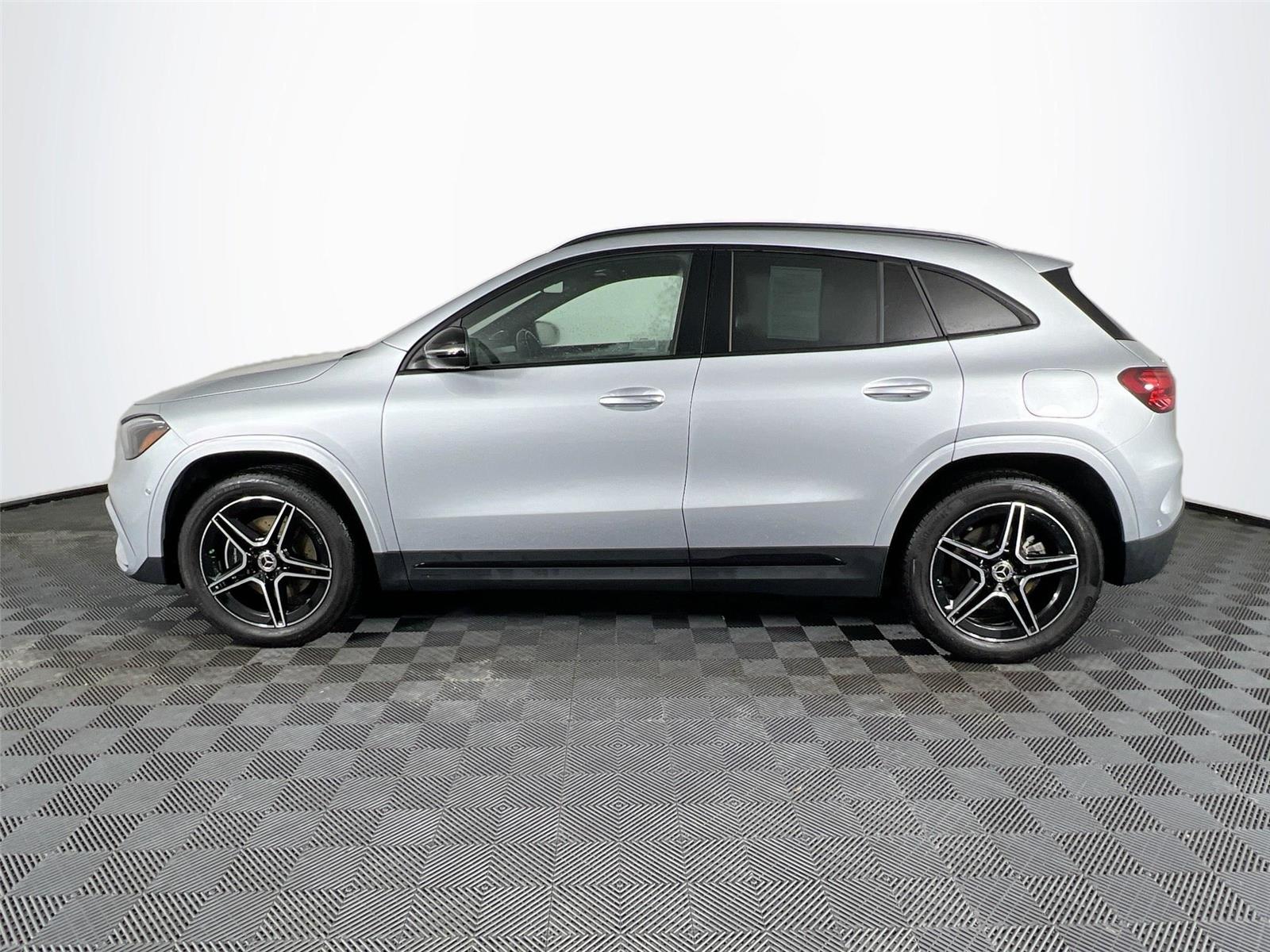 2025 Mercedes Benz GLA 250 4MATIC photo 3
