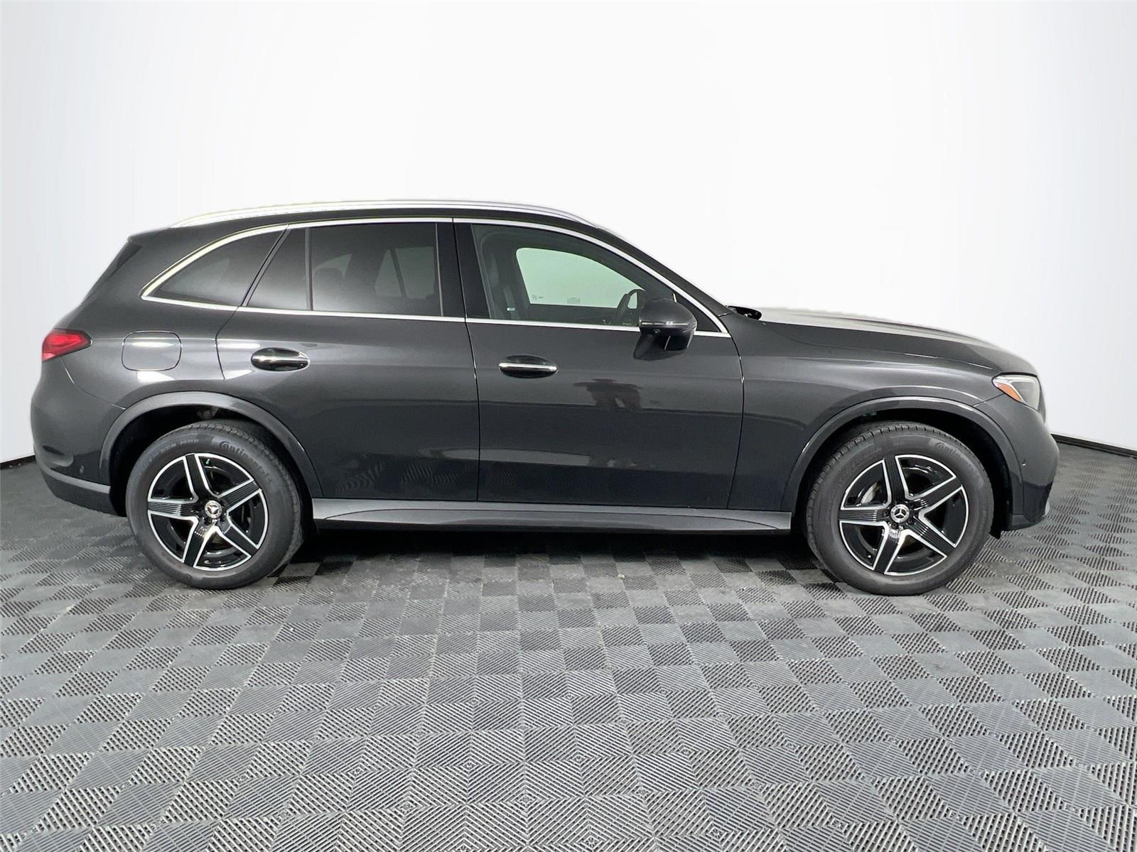 2025 Mercedes Benz GLC 350e 4MATIC photo 2
