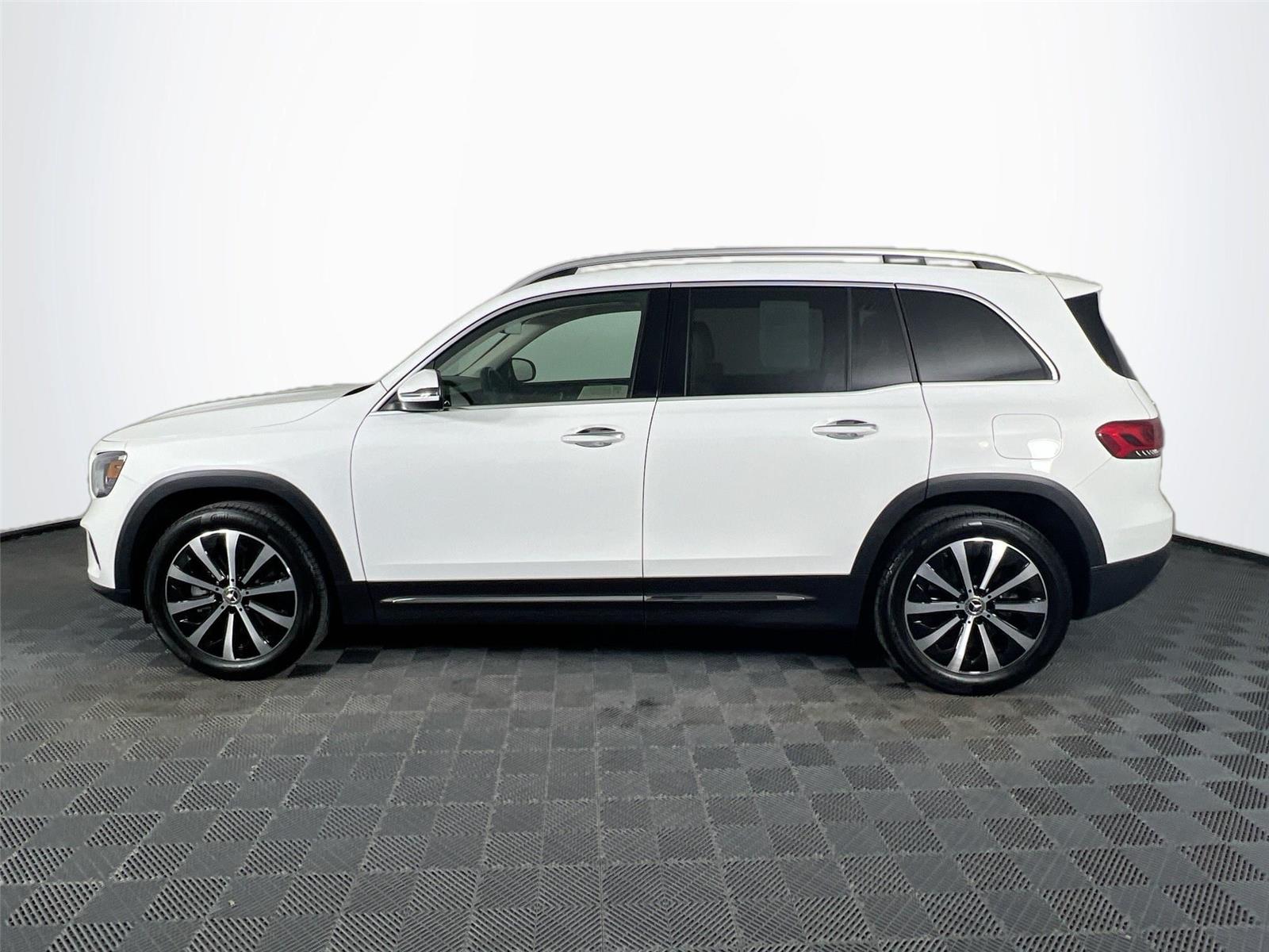 2023 Mercedes Benz GLB 250 4MATIC photo 3