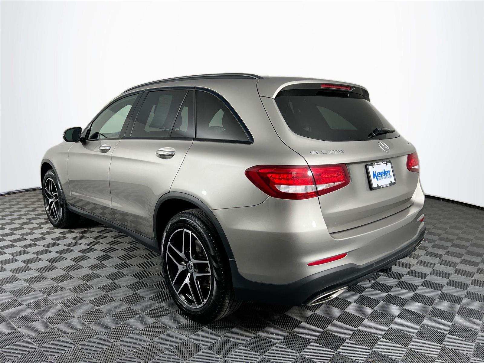 2019 Mercedes Benz GLC 300 4MATIC photo 4