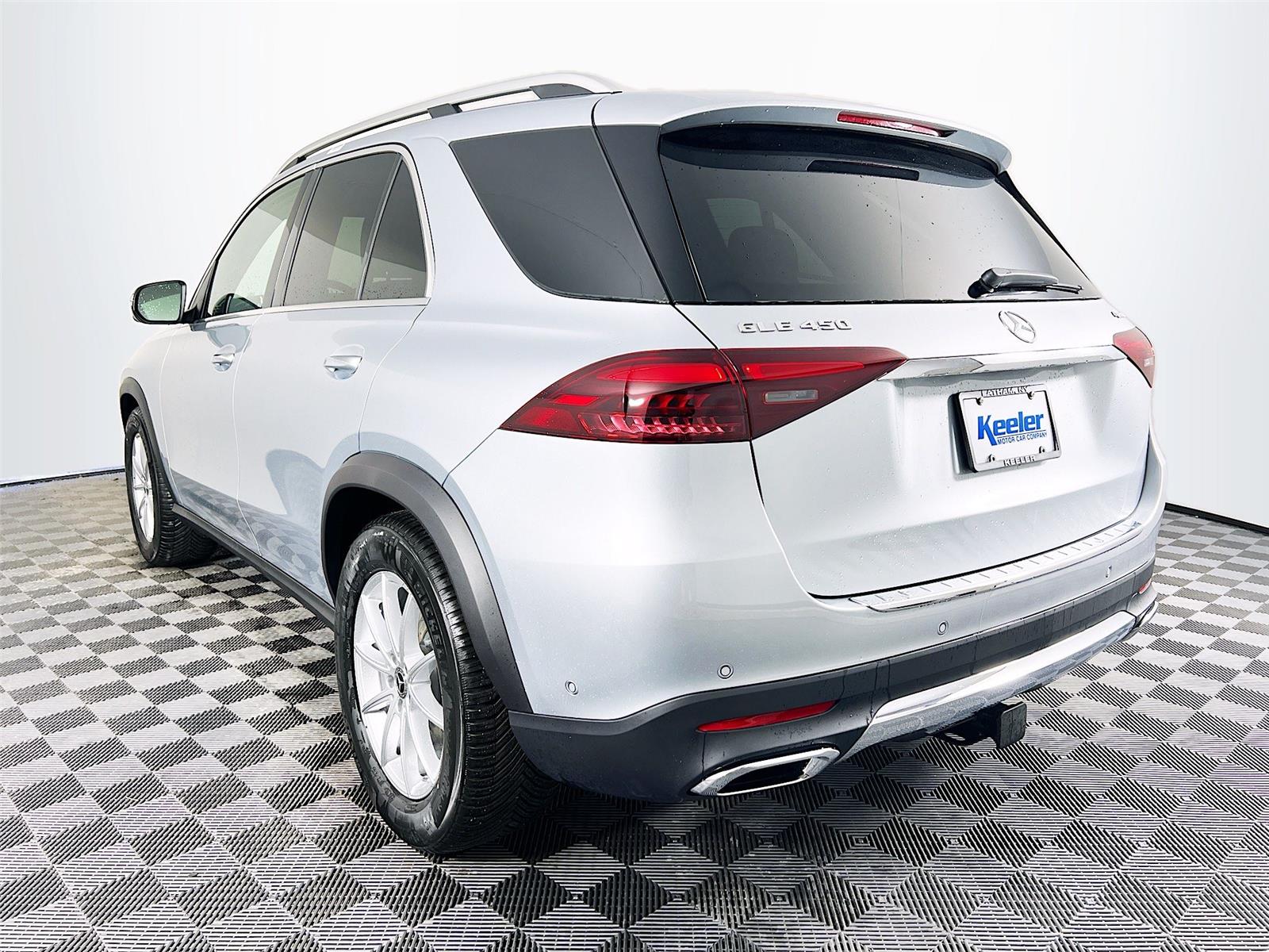 2025 Mercedes Benz GLE 450 4MATIC photo 4