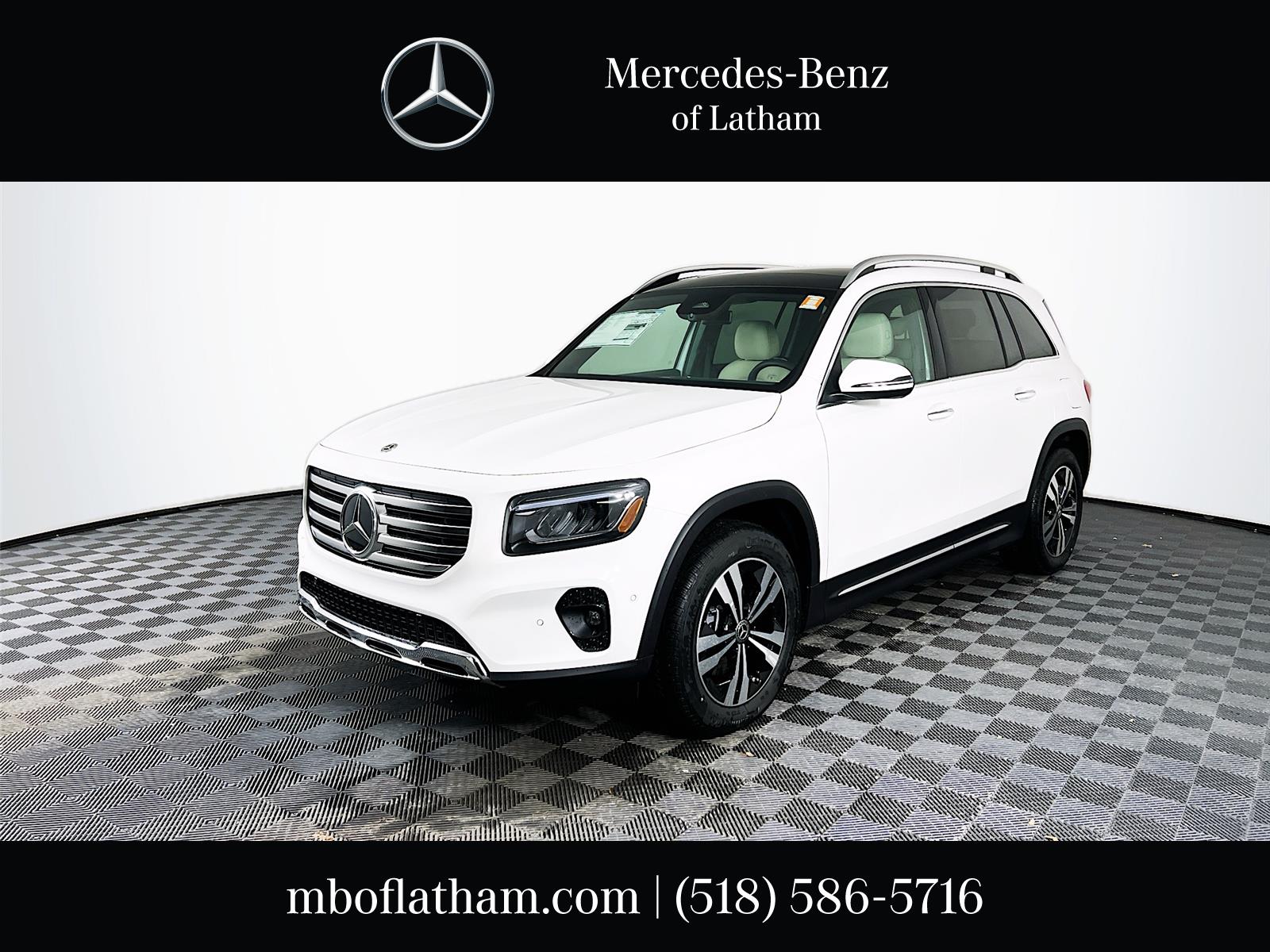 2025 Mercedes-Benz GLB Base's photo