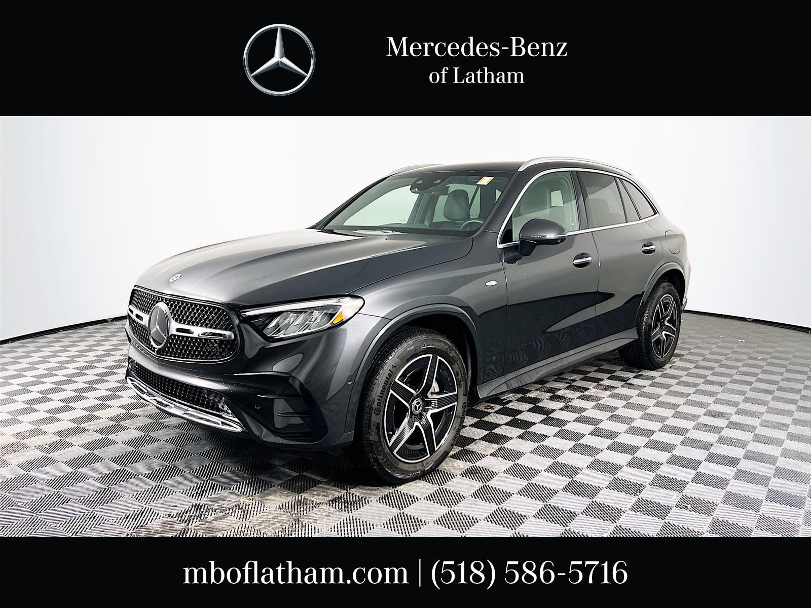 2025 Mercedes-Benz GLC Base's photo