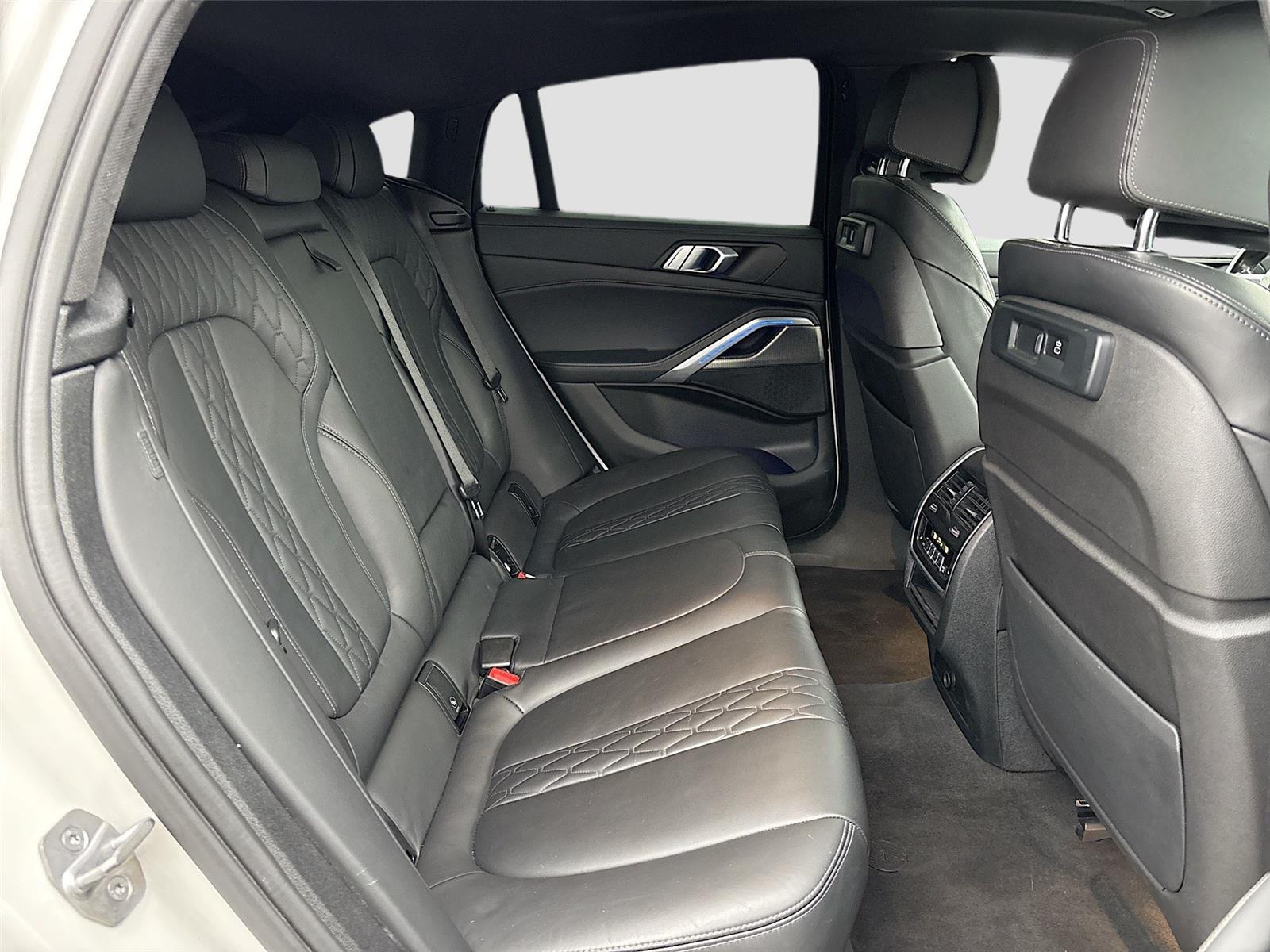 2023 BMW X6 xDrive40i