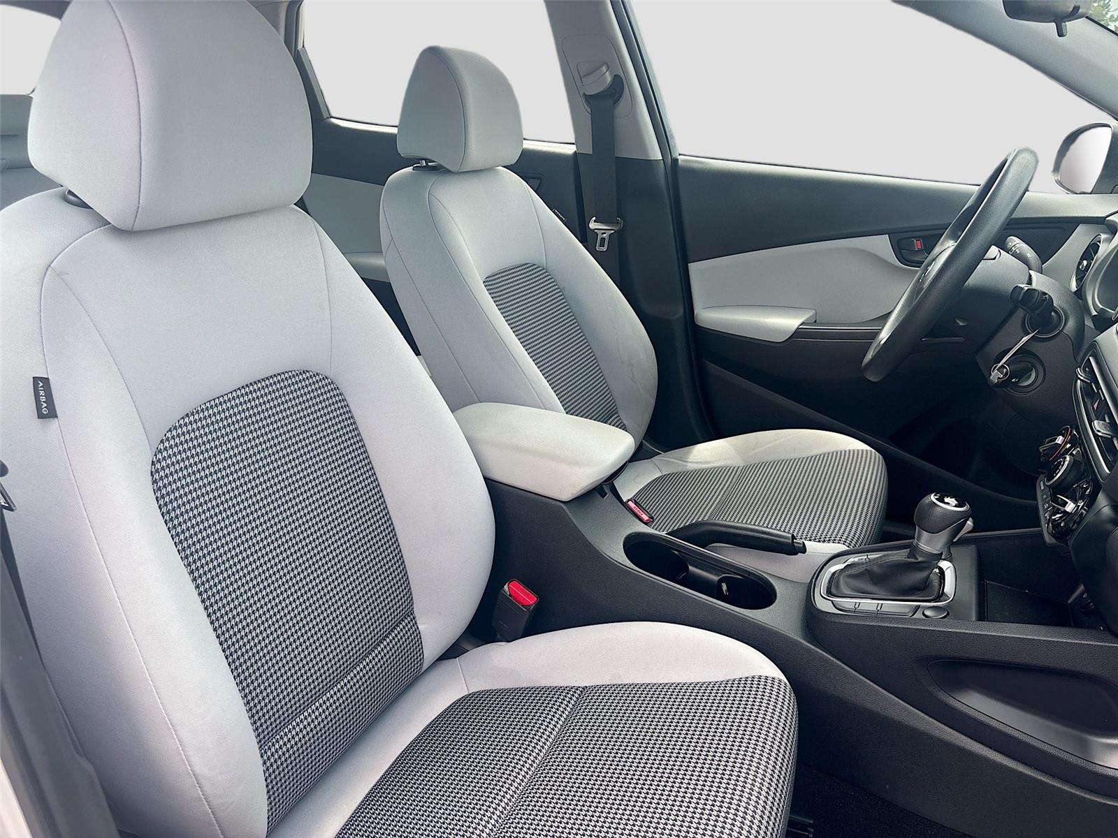 2022 Hyundai Kona SE