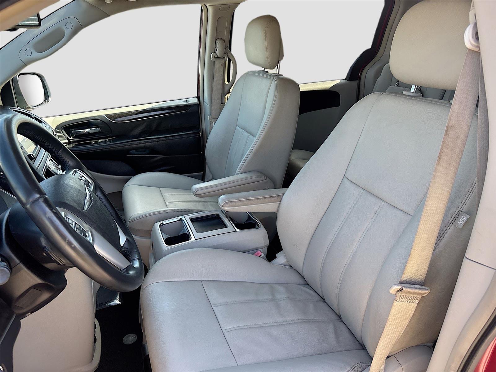 2013 Chrysler Town & Country Touring