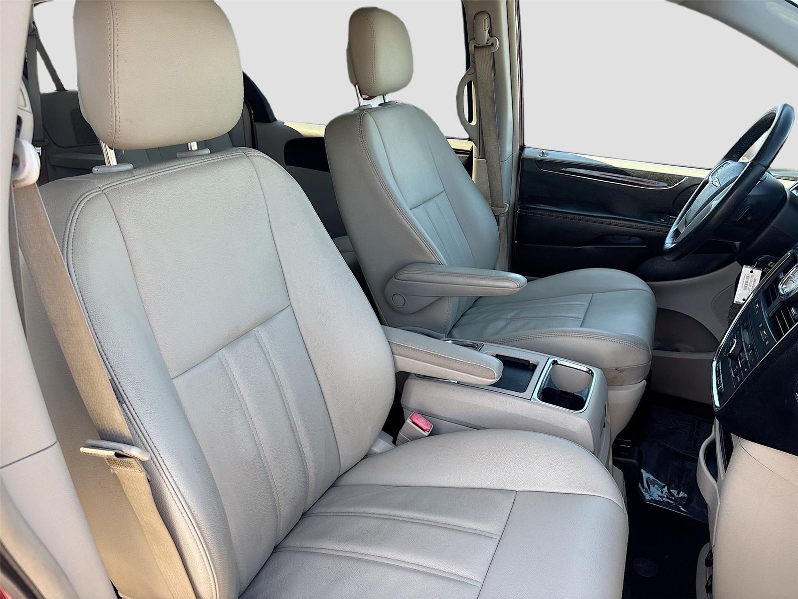2013 Chrysler Town & Country Touring