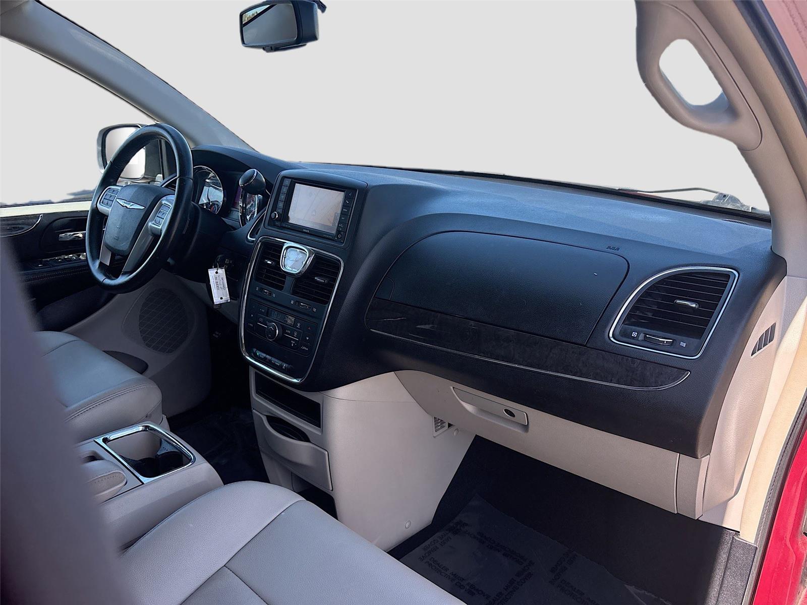2013 Chrysler Town & Country Touring