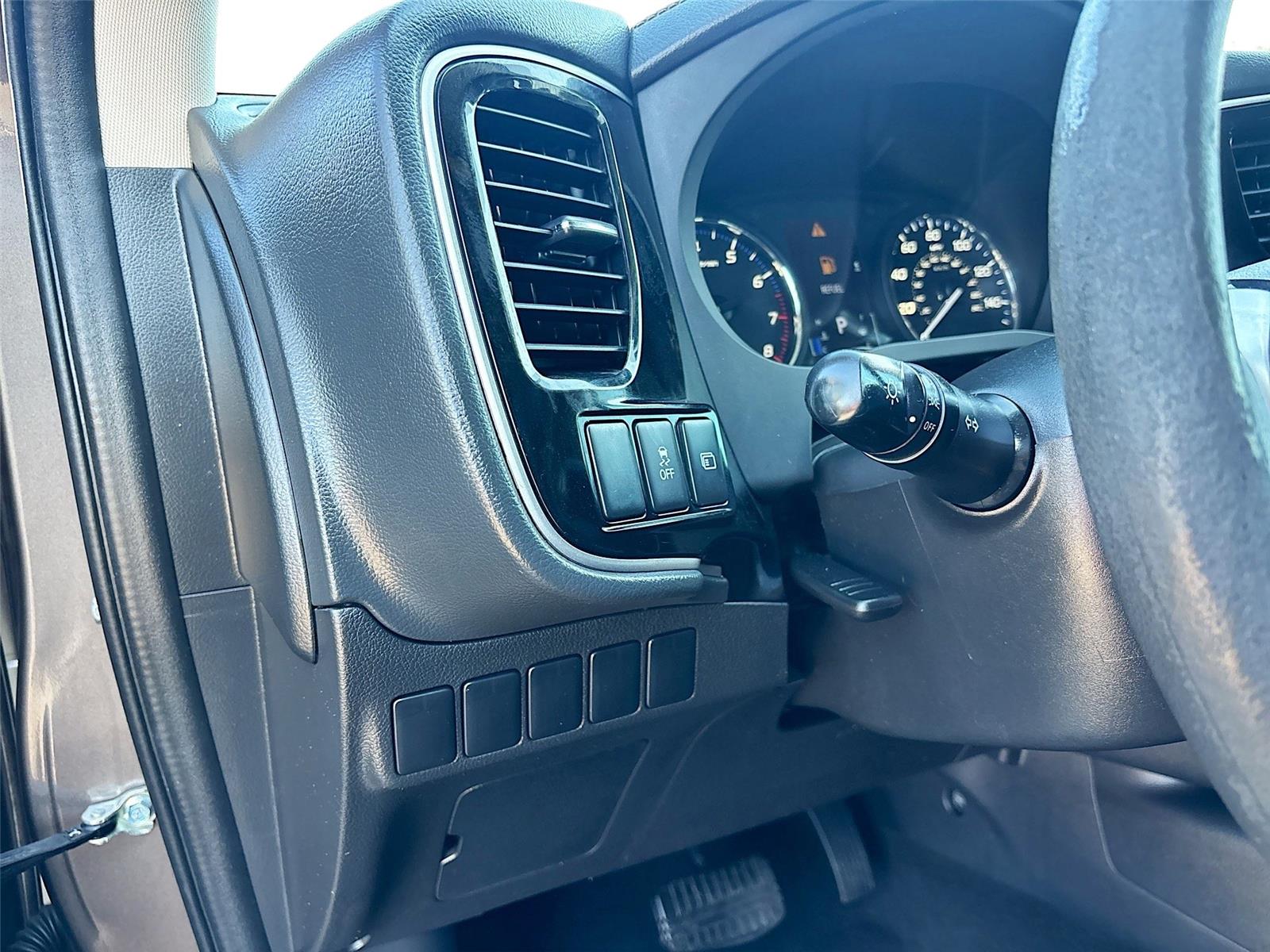 2020 Mitsubishi Outlander ES