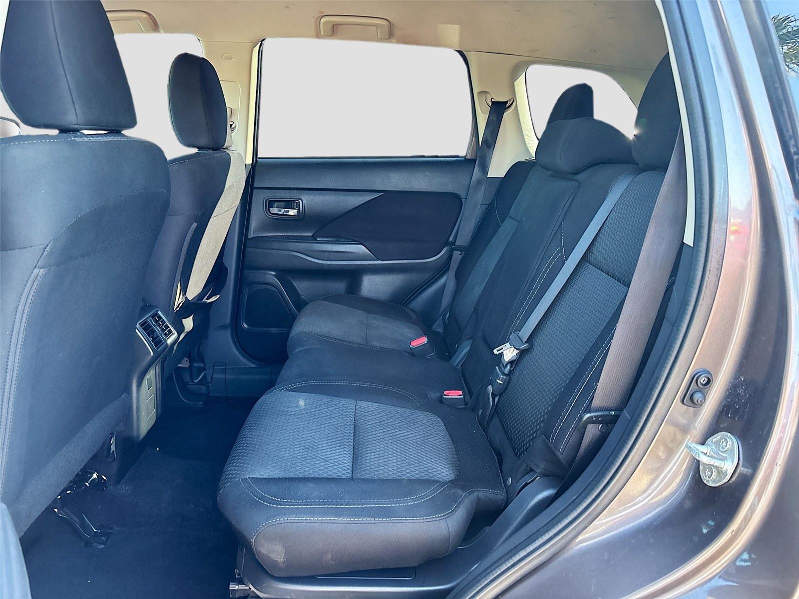 2020 Mitsubishi Outlander ES