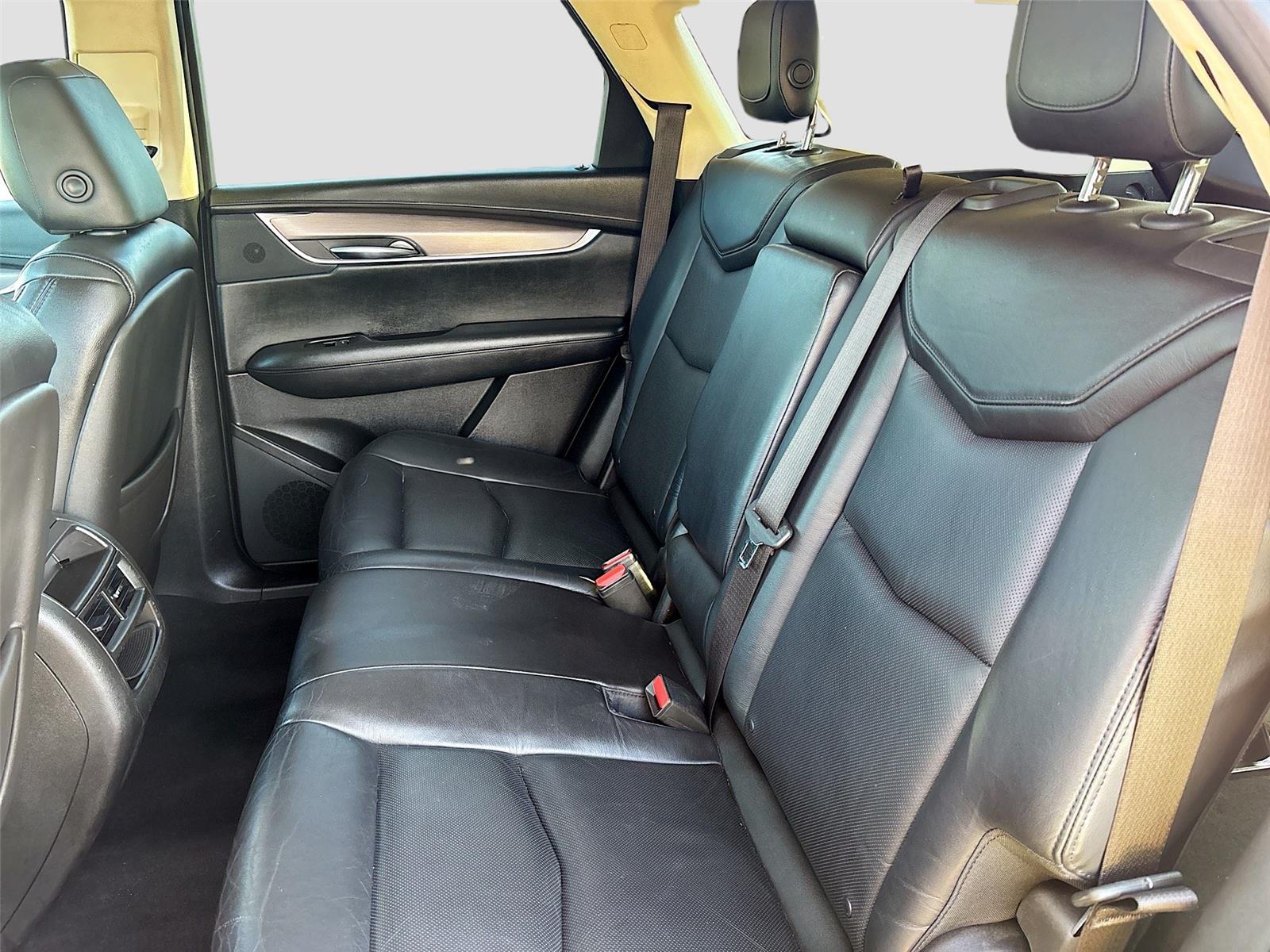 2017 Cadillac XT5 Luxury FWD