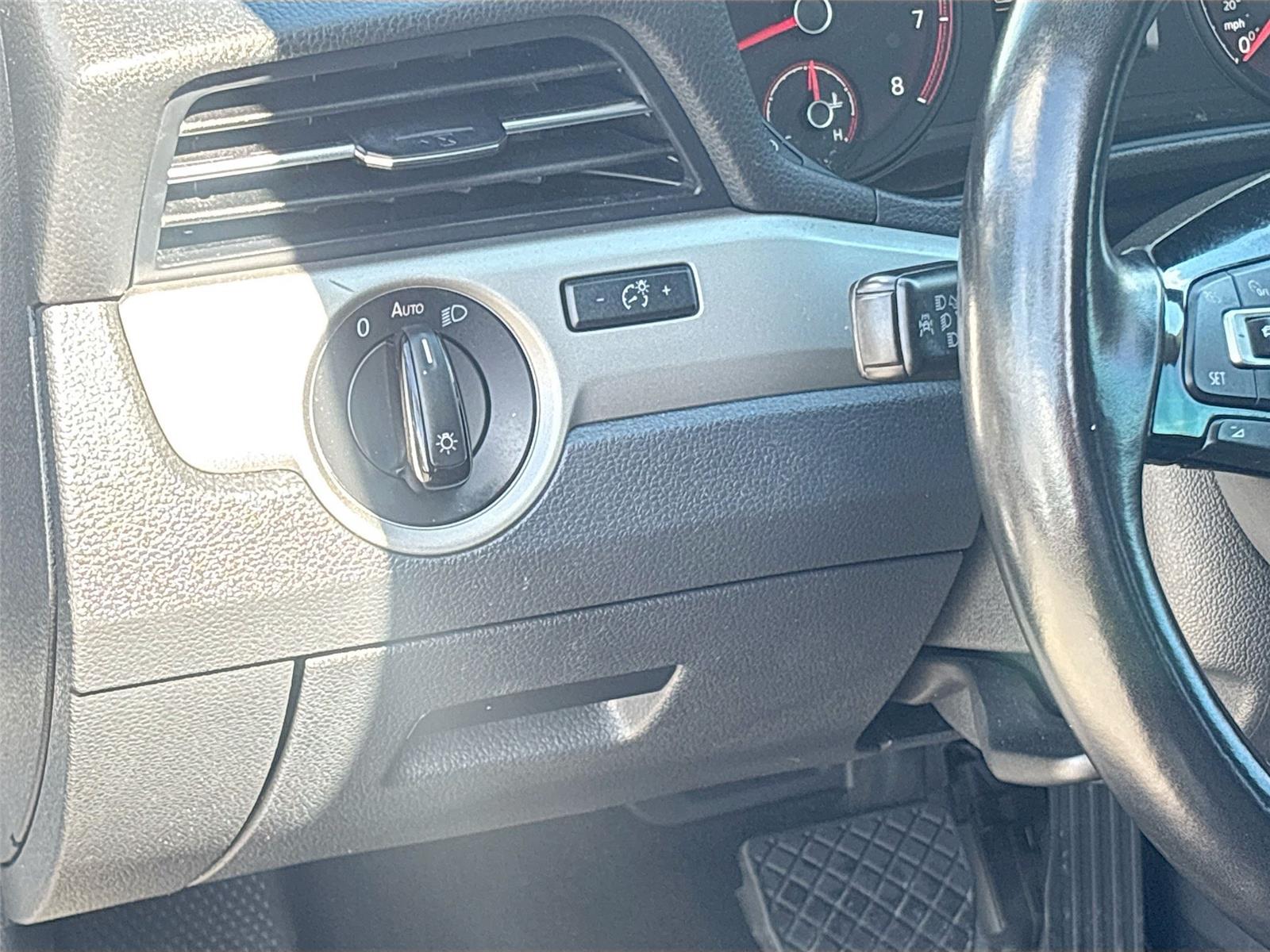 2020 Volkswagen Passat 2.0T SE