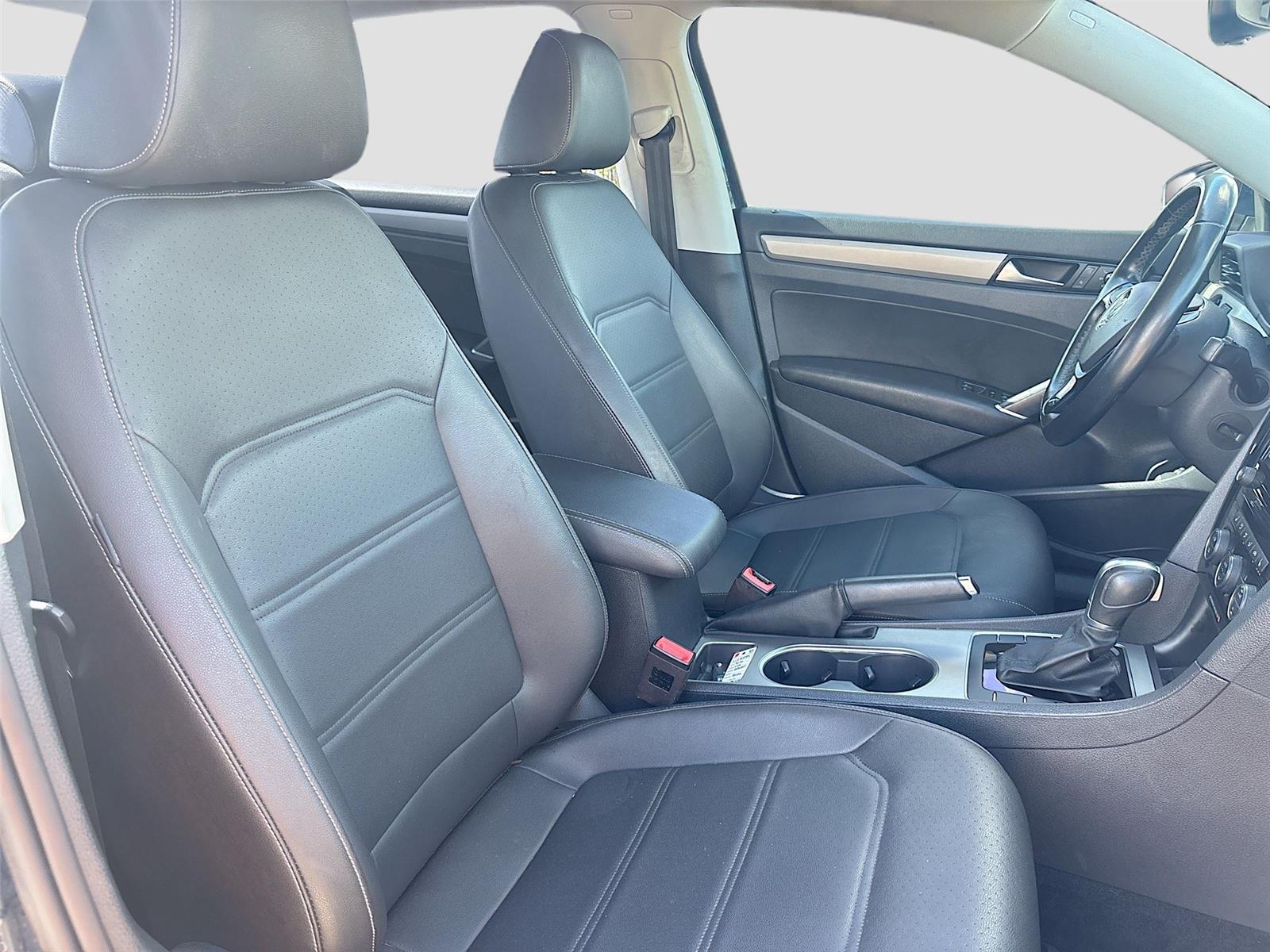 2020 Volkswagen Passat 2.0T SE