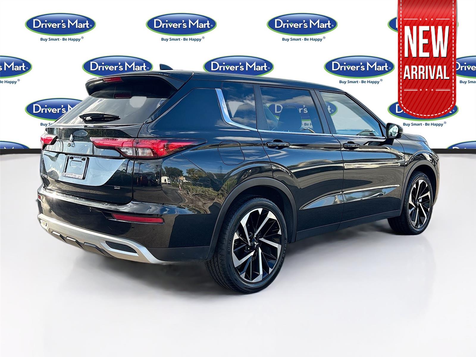 2023 Mitsubishi Outlander SE