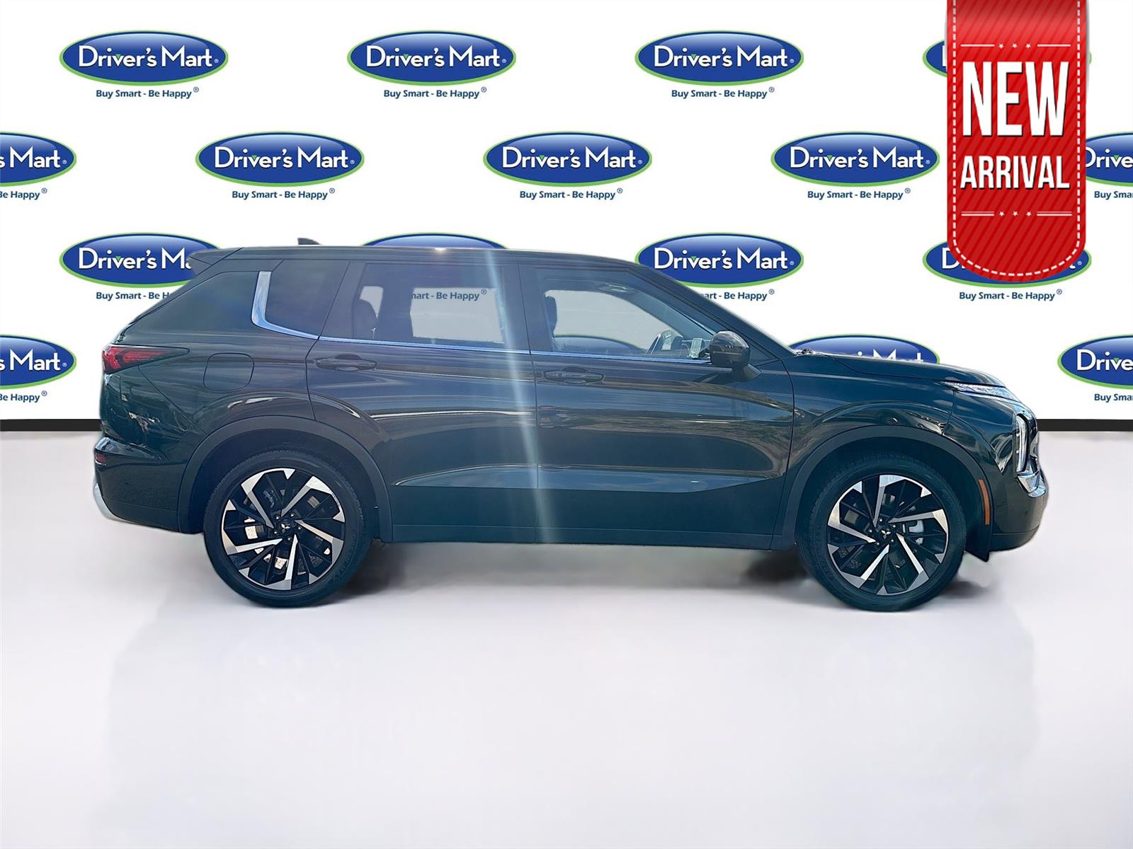 2023 Mitsubishi Outlander SE