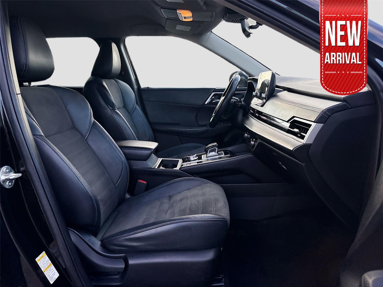 2023 Mitsubishi Outlander SE