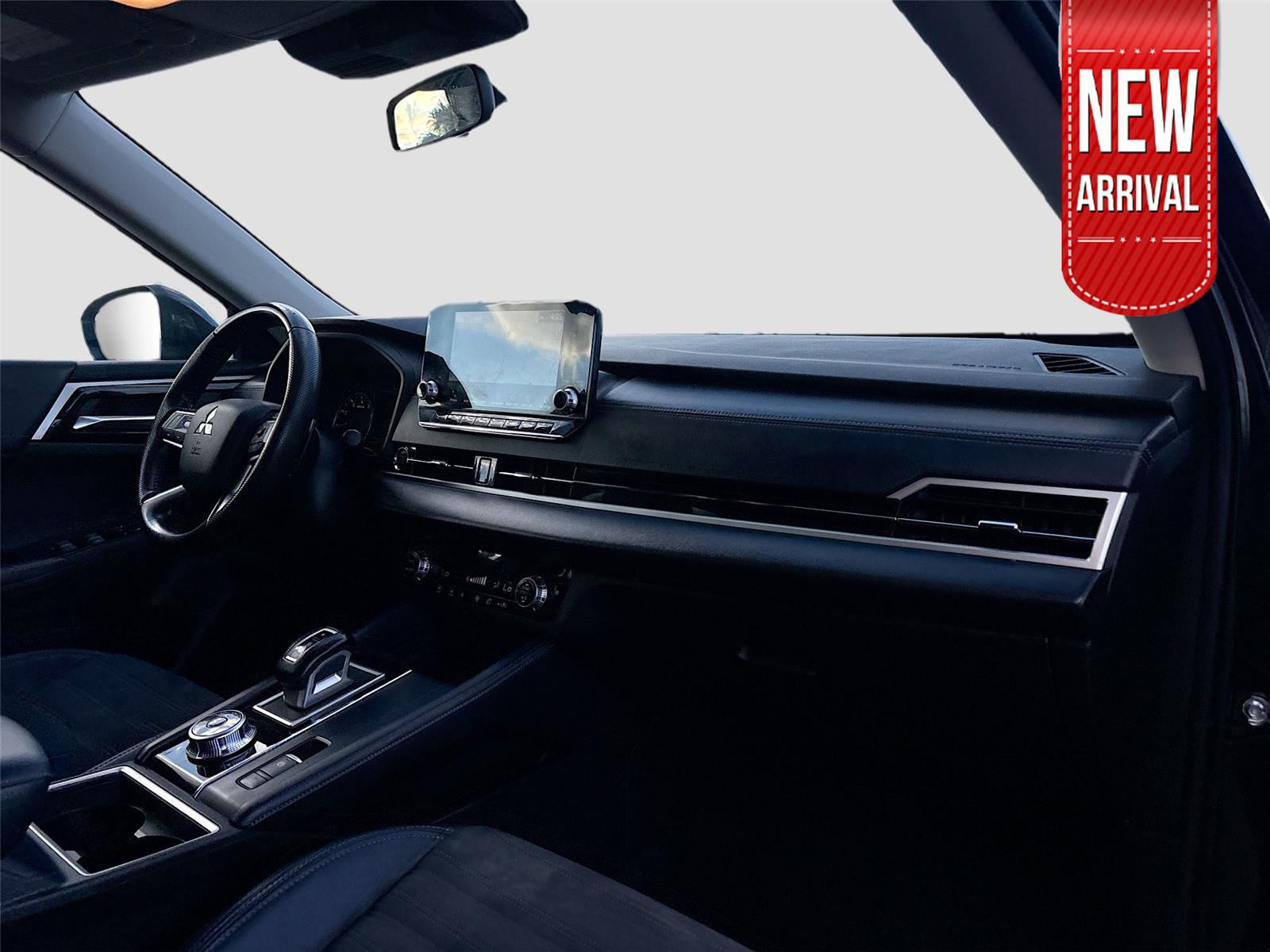 2023 Mitsubishi Outlander SE