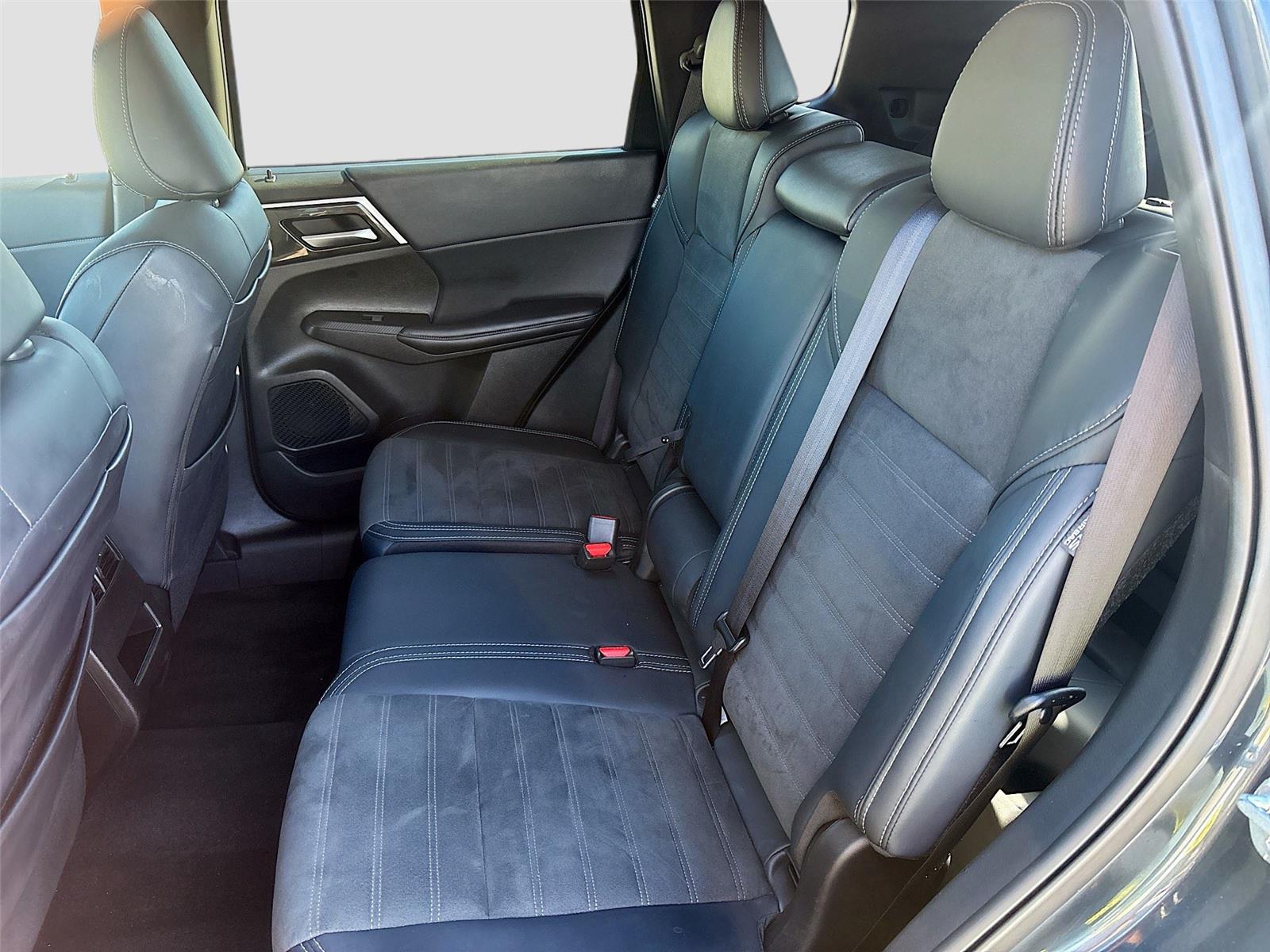 2024 MITSUBISHI OUTLANDER SE/BL