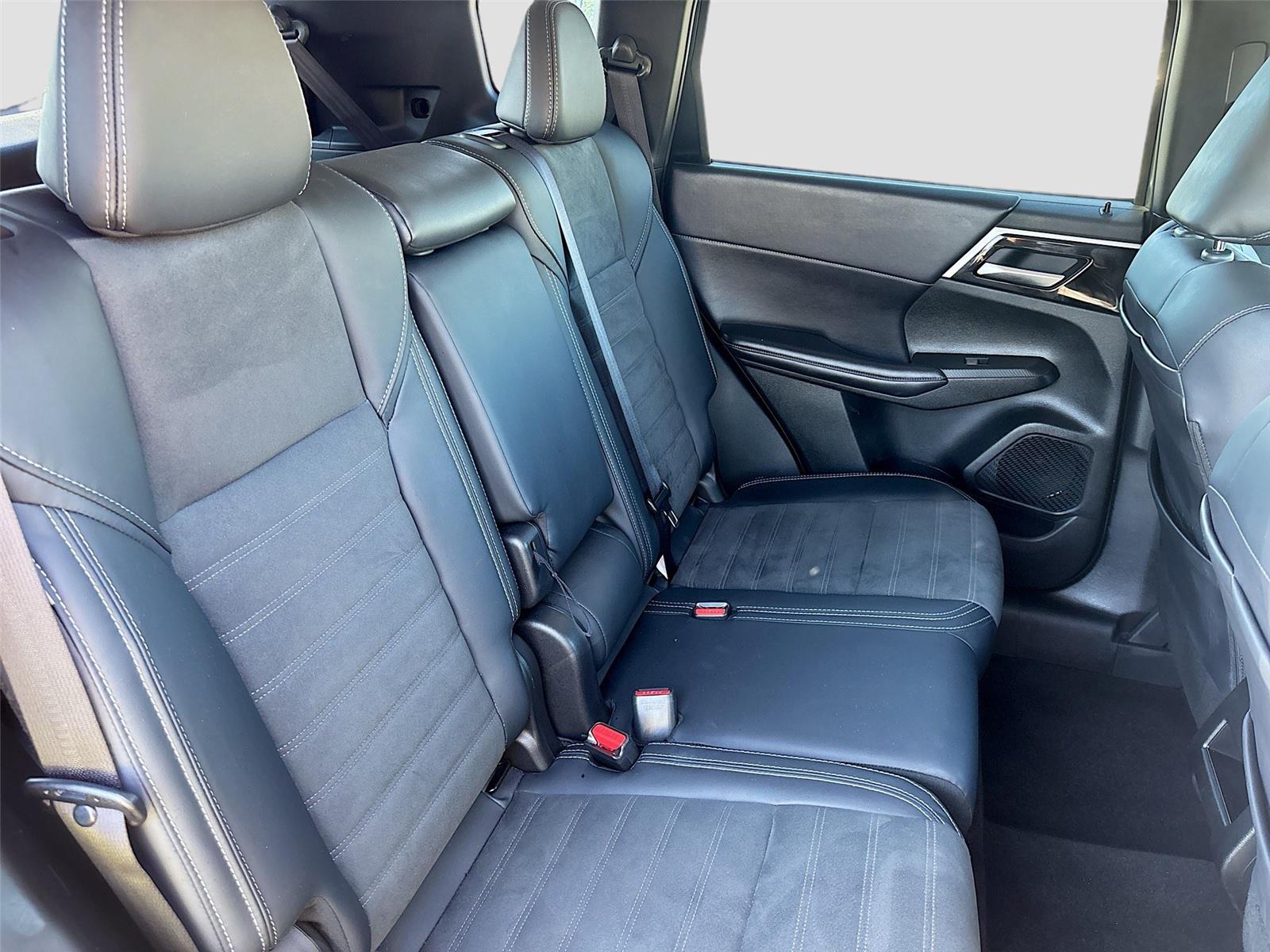 2024 MITSUBISHI OUTLANDER SE/BL