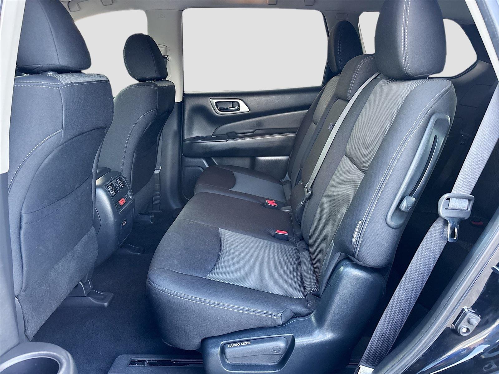 2020 Nissan Pathfinder SV