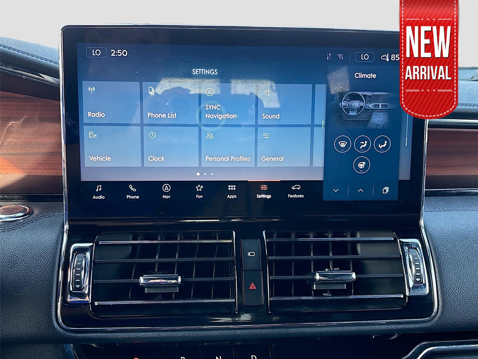 2023 Lincoln Navigator Standard