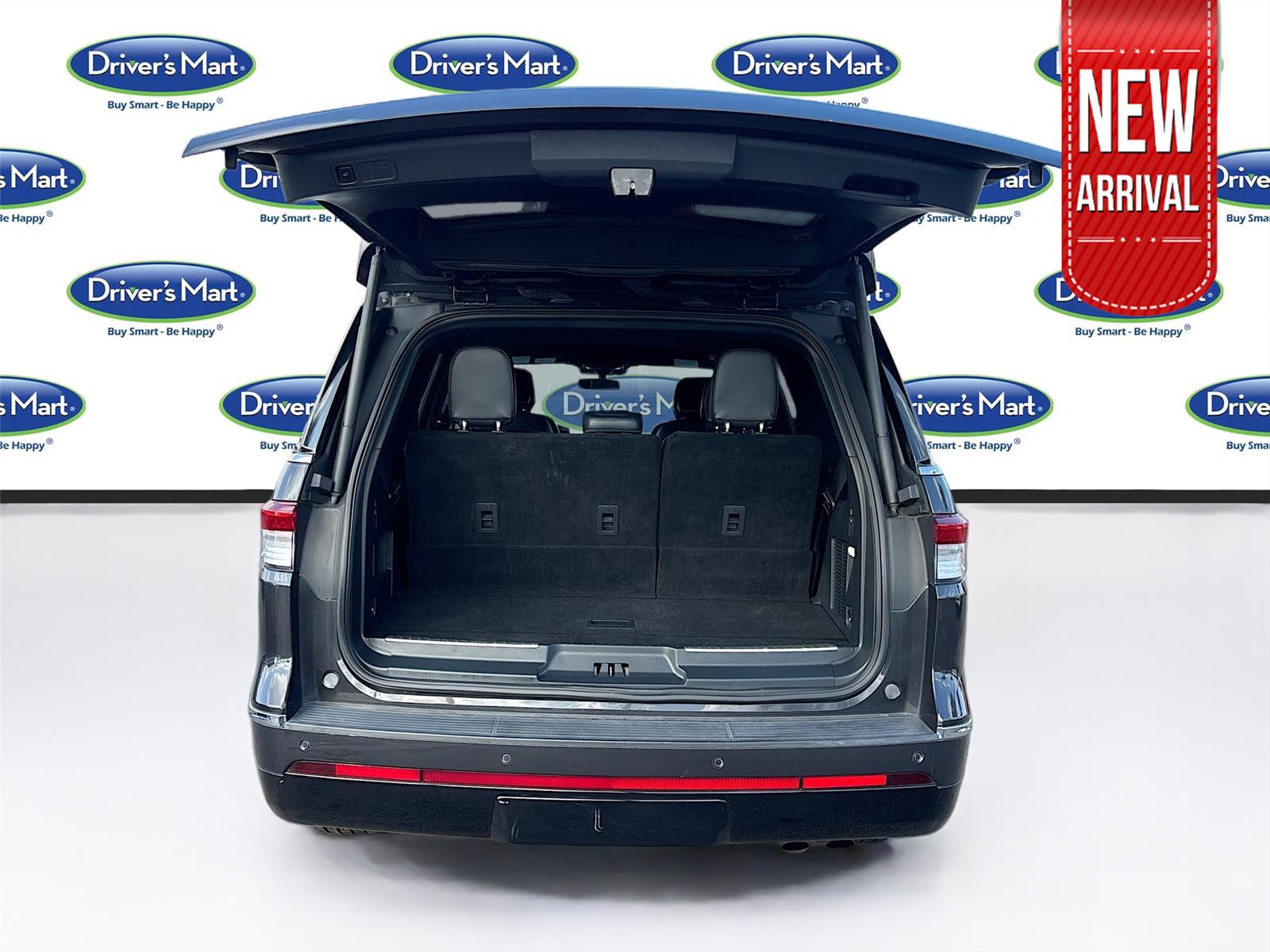 2023 Lincoln Navigator Standard