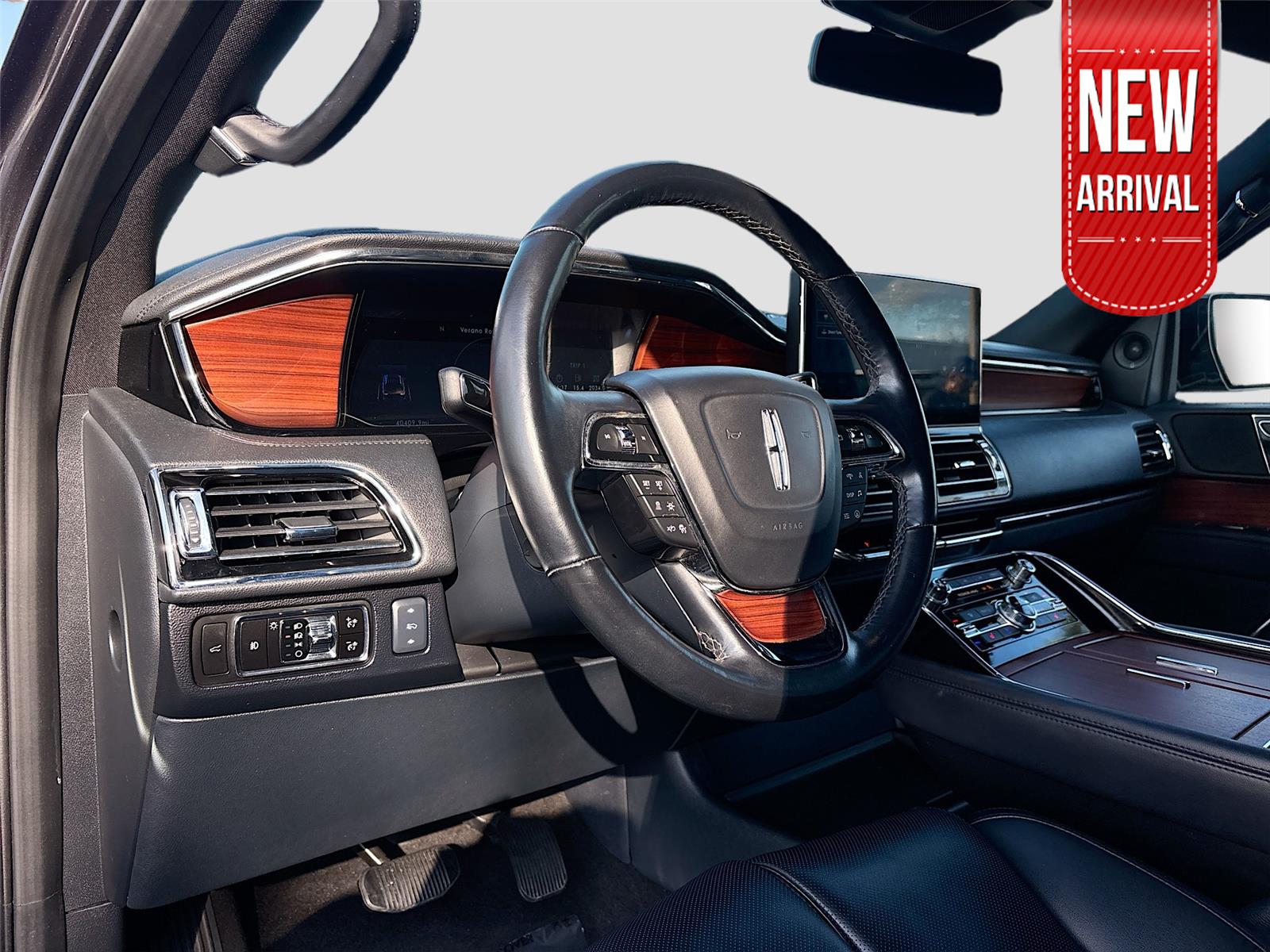 2023 Lincoln Navigator Standard