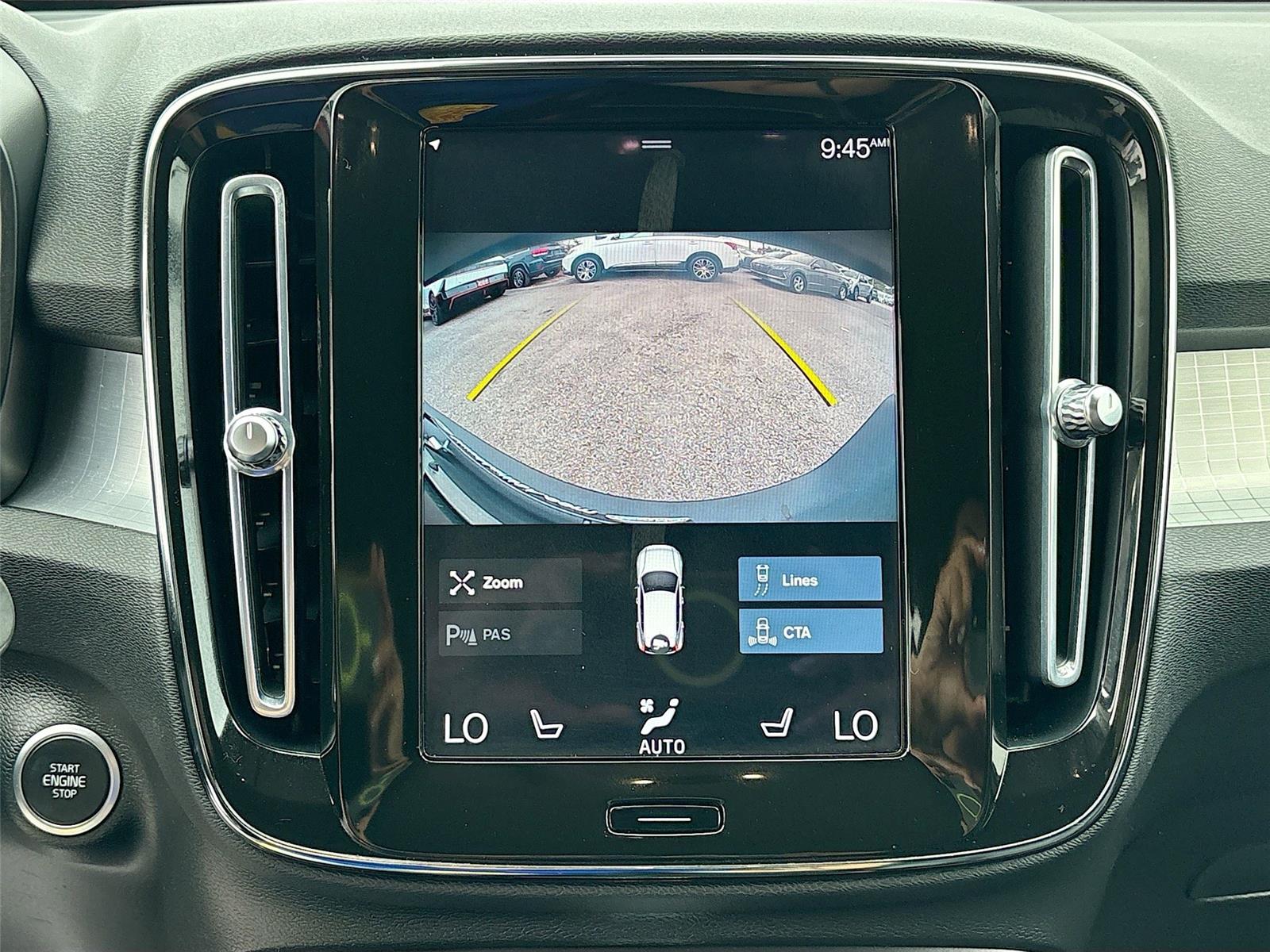 2022 Volvo XC40 Momentum