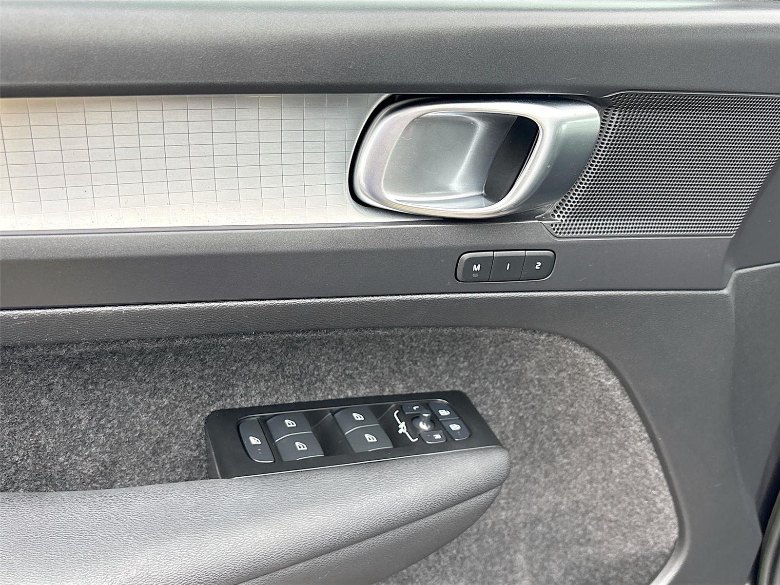 2022 Volvo XC40 Momentum