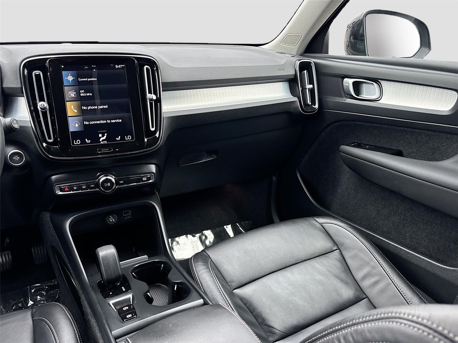 2022 Volvo XC40 Momentum