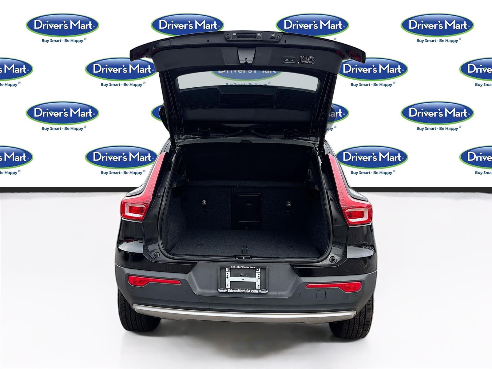 2022 Volvo XC40 Momentum