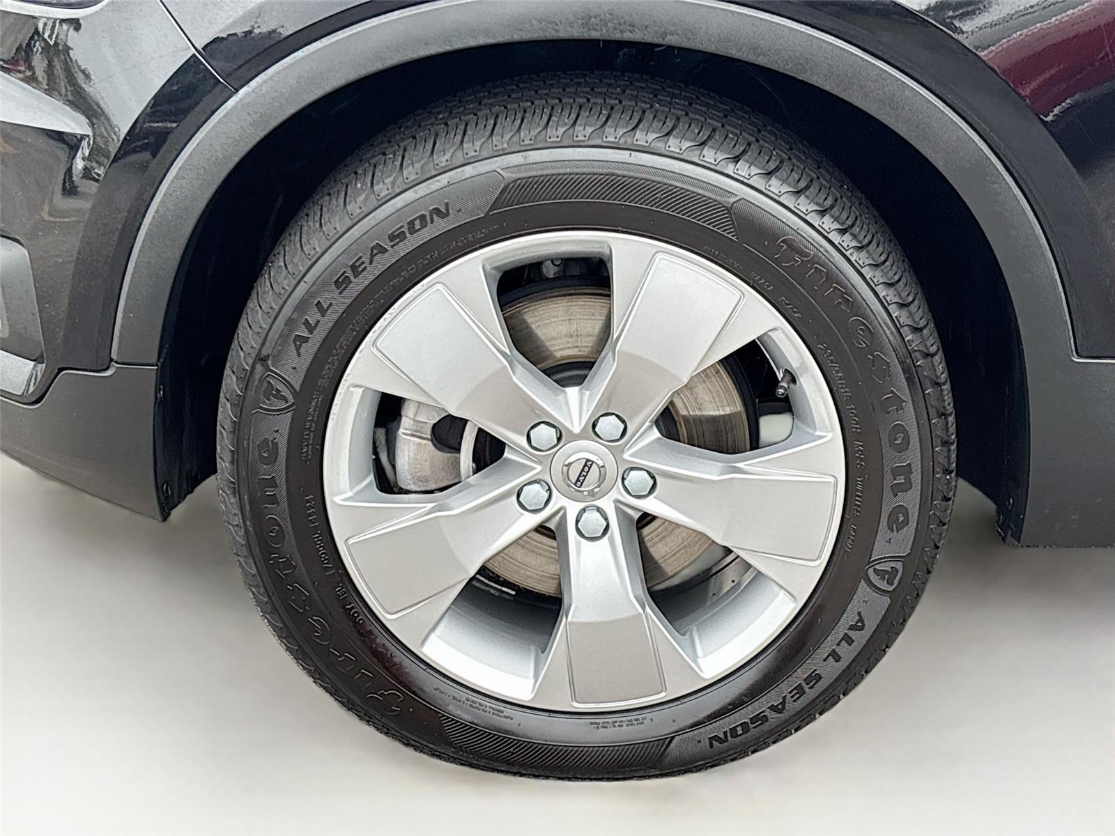 2022 Volvo XC40 Momentum