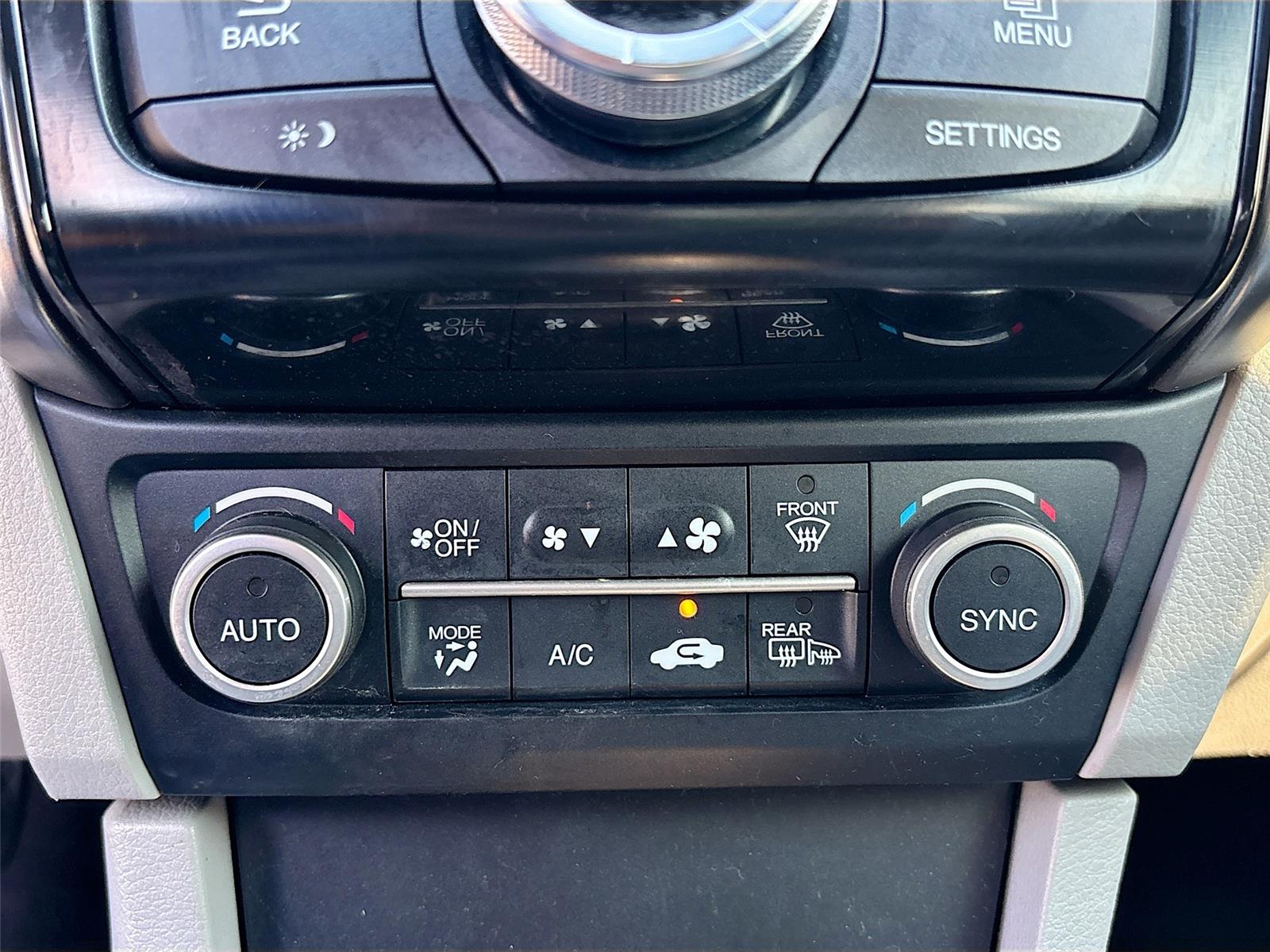 2017 Acura ILX w/Premium Pkg