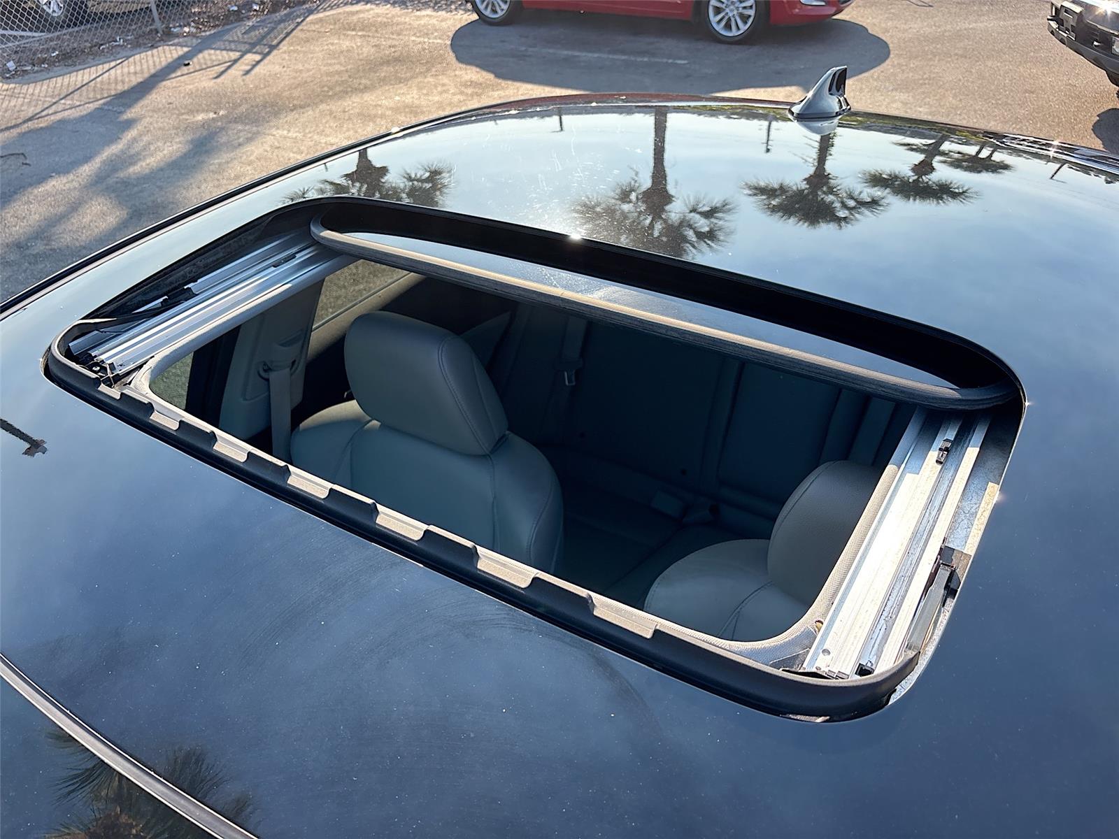 2017 Acura ILX w/Premium Pkg