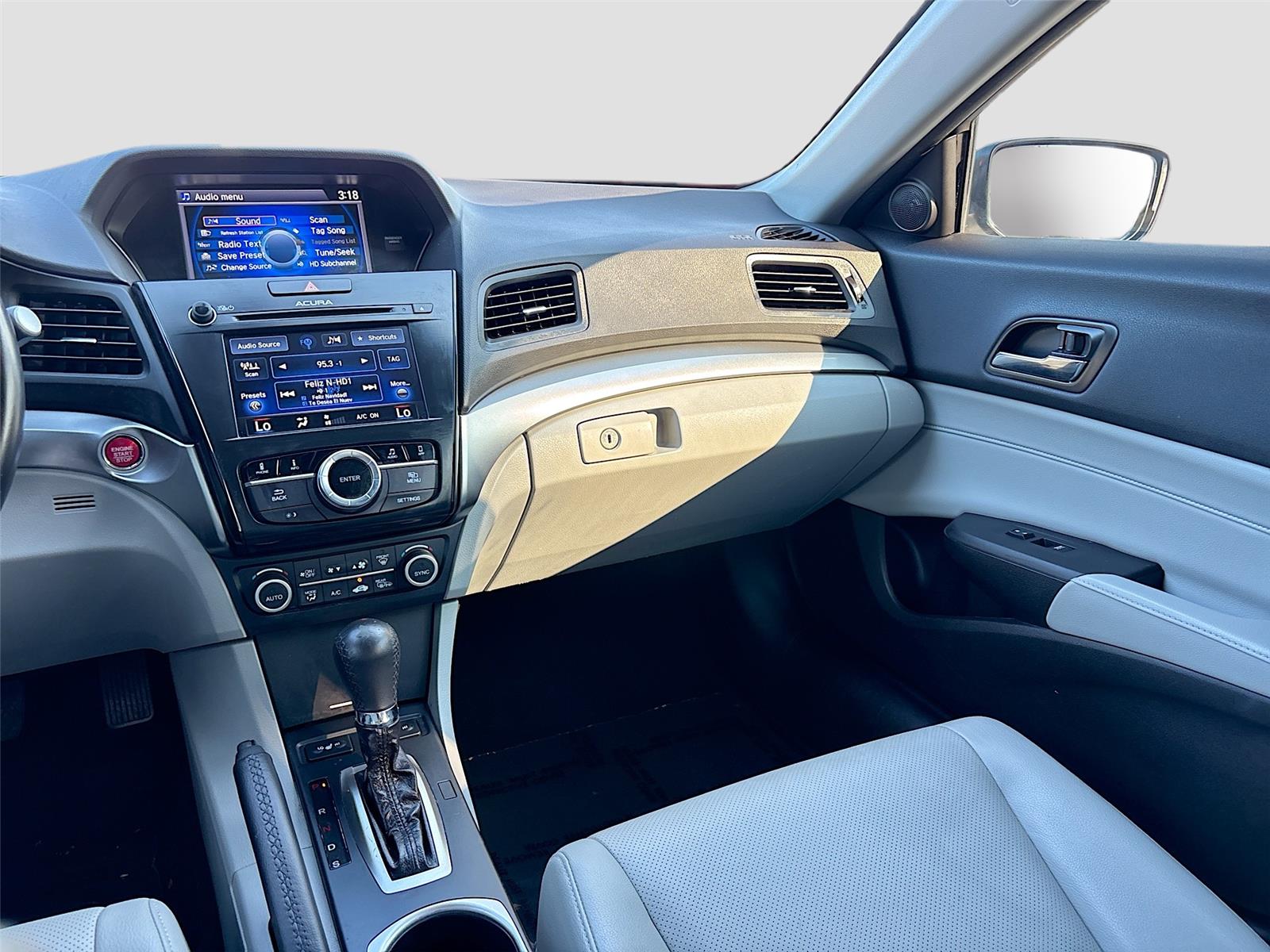 2017 Acura ILX w/Premium Pkg