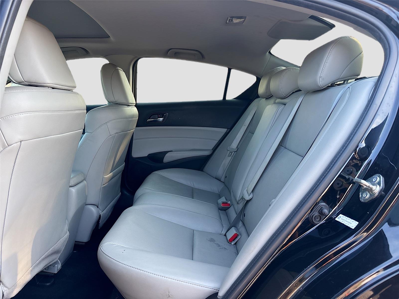 2017 Acura ILX w/Premium Pkg