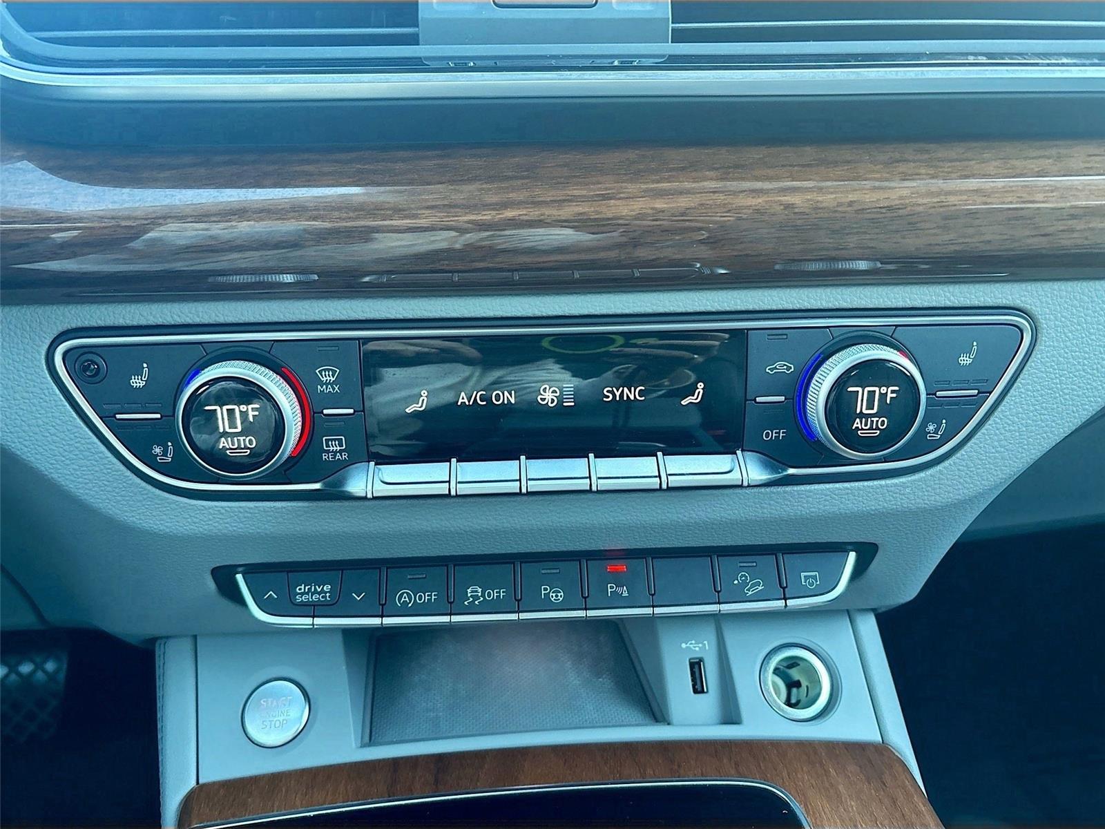 2022 Audi Q5 S line Prestige