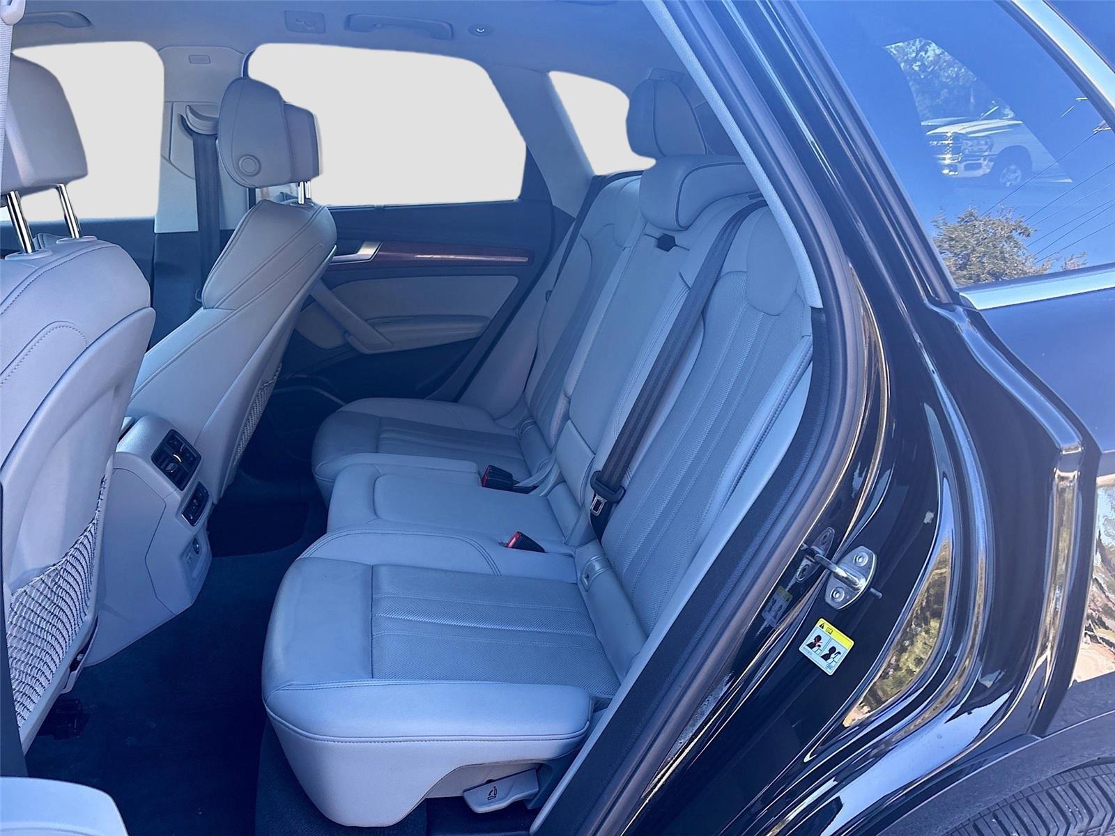 2022 Audi Q5 S line Prestige