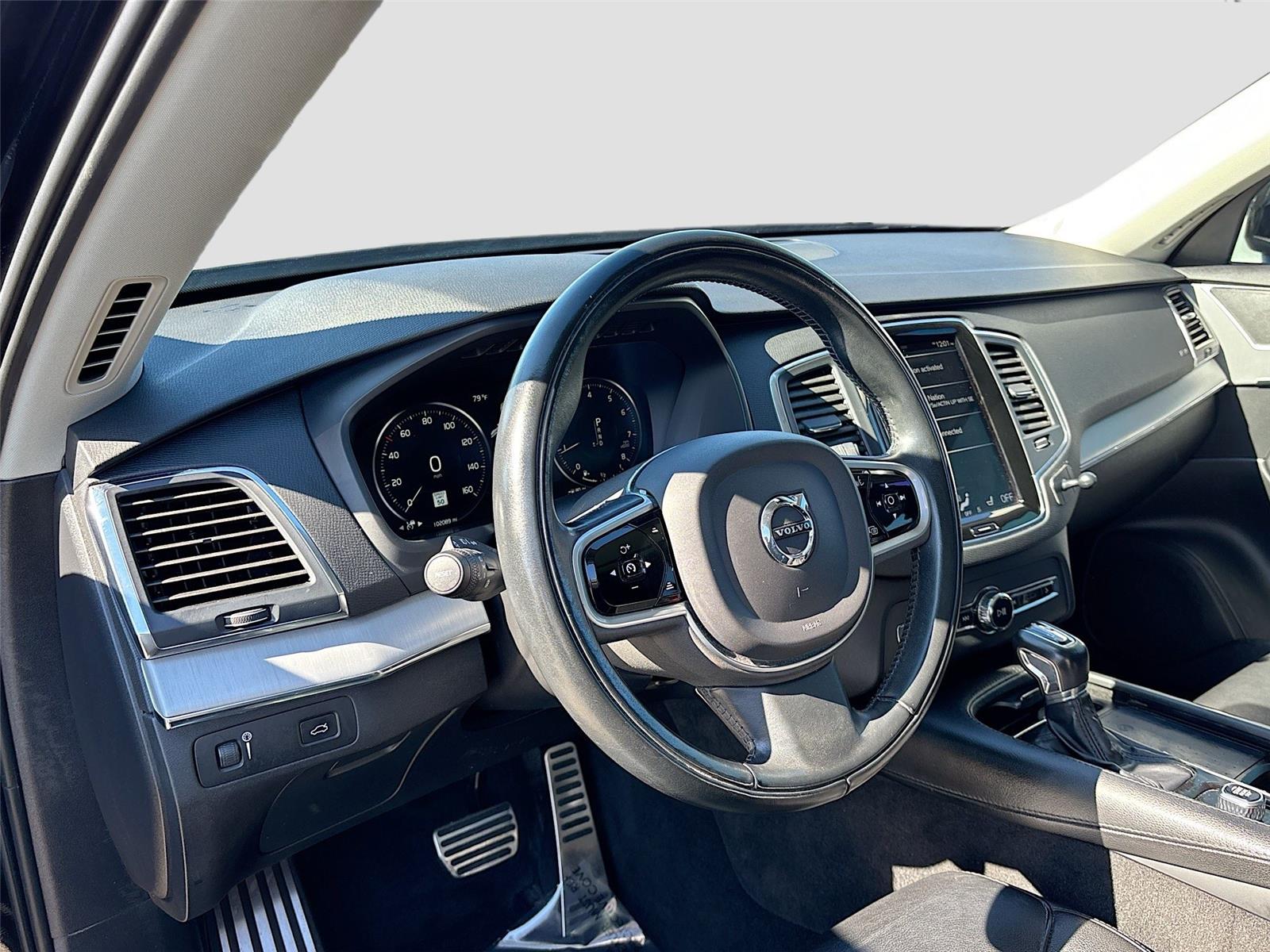 2021 Volvo XC90 Momentum