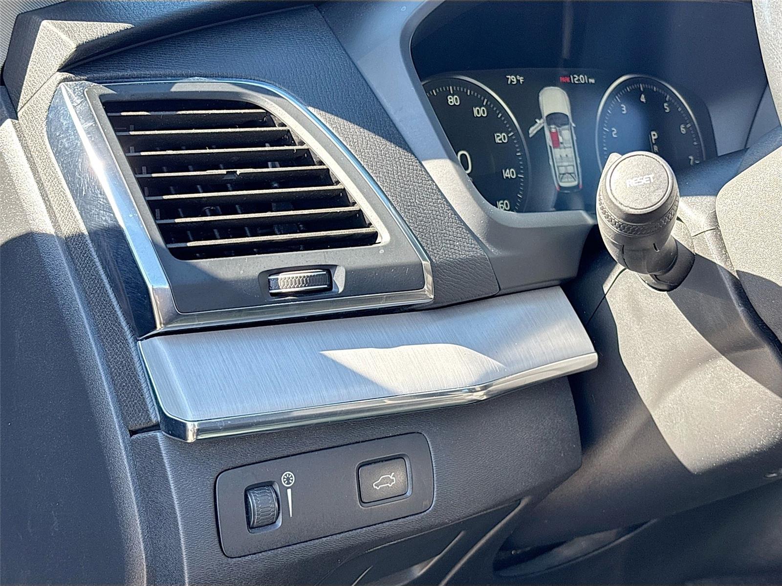 2021 Volvo XC90 Momentum